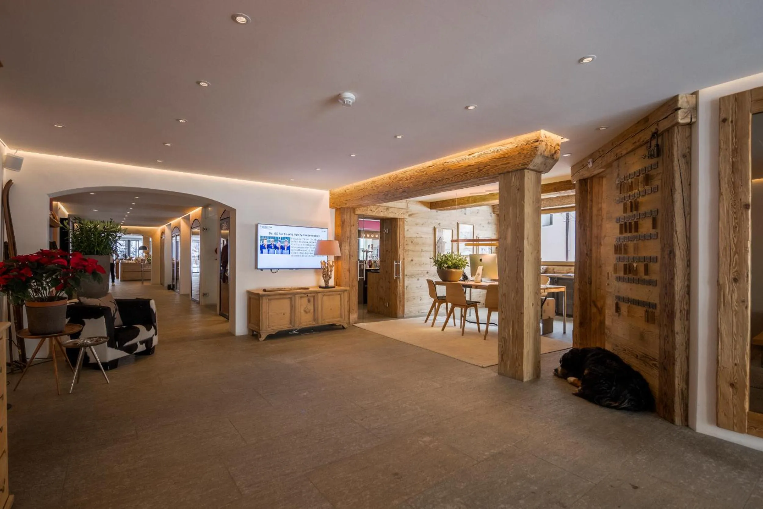 Lobby or reception in Albana Hotel Silvaplana