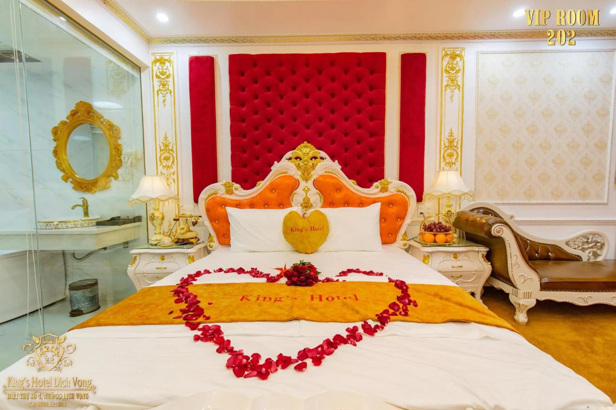 Bed in King's Hotel Dịch Vọng