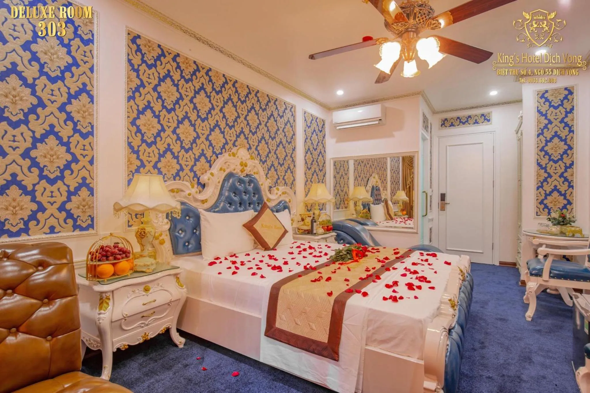 Bed in King's Hotel Dịch Vọng