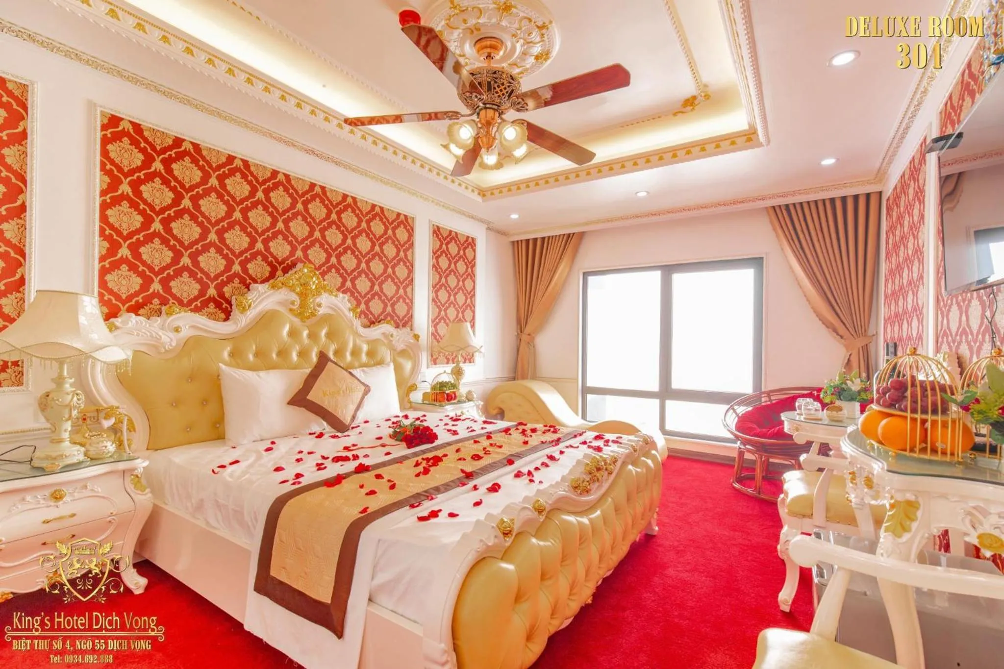 Bed in King's Hotel Dịch Vọng