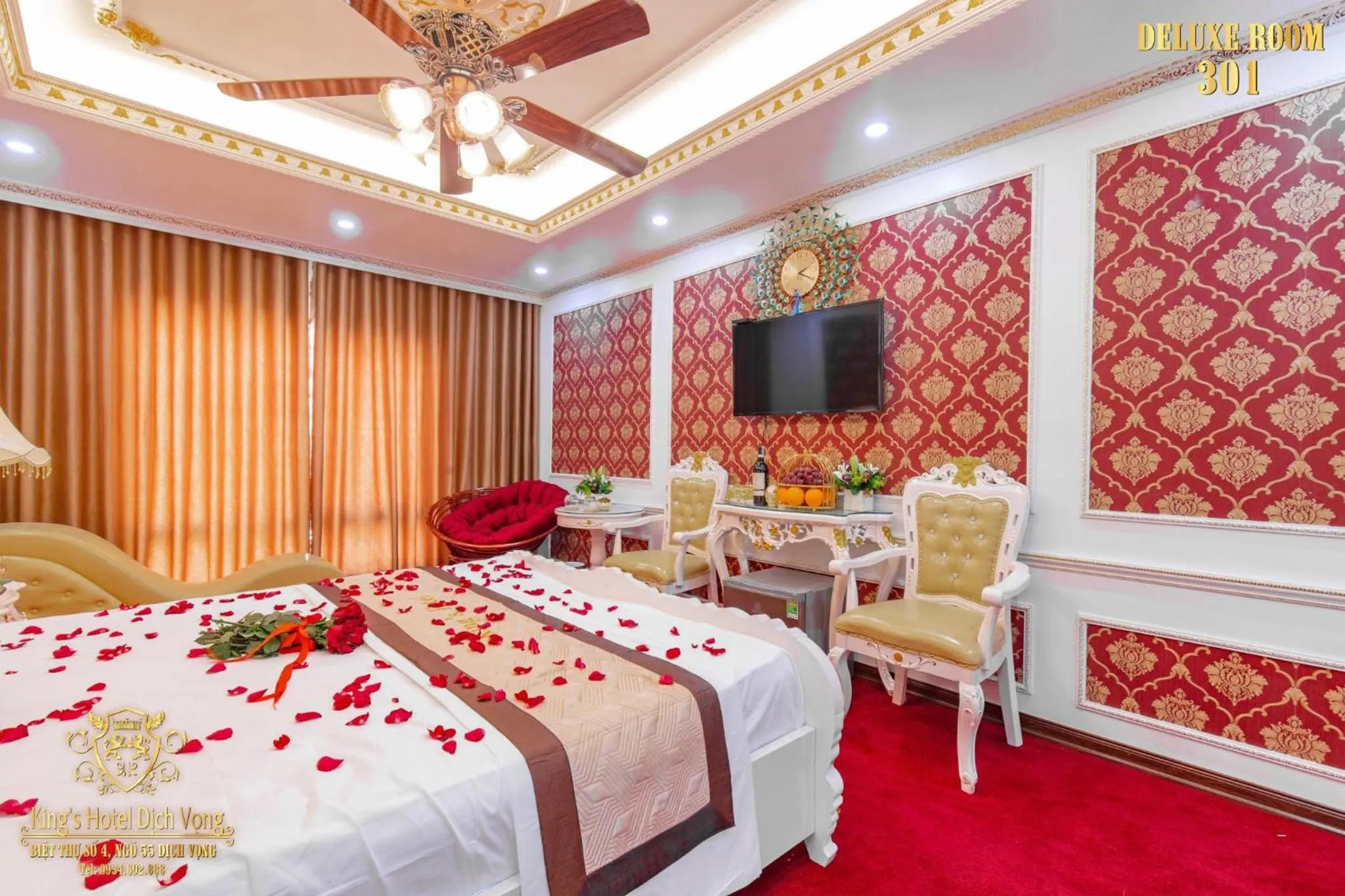 Bed in King's Hotel Dịch Vọng