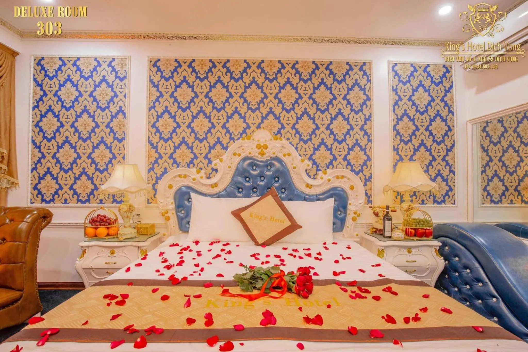 Bed in King's Hotel Dịch Vọng