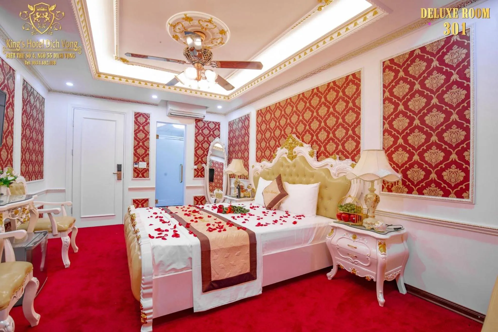 Bed in King's Hotel Dịch Vọng
