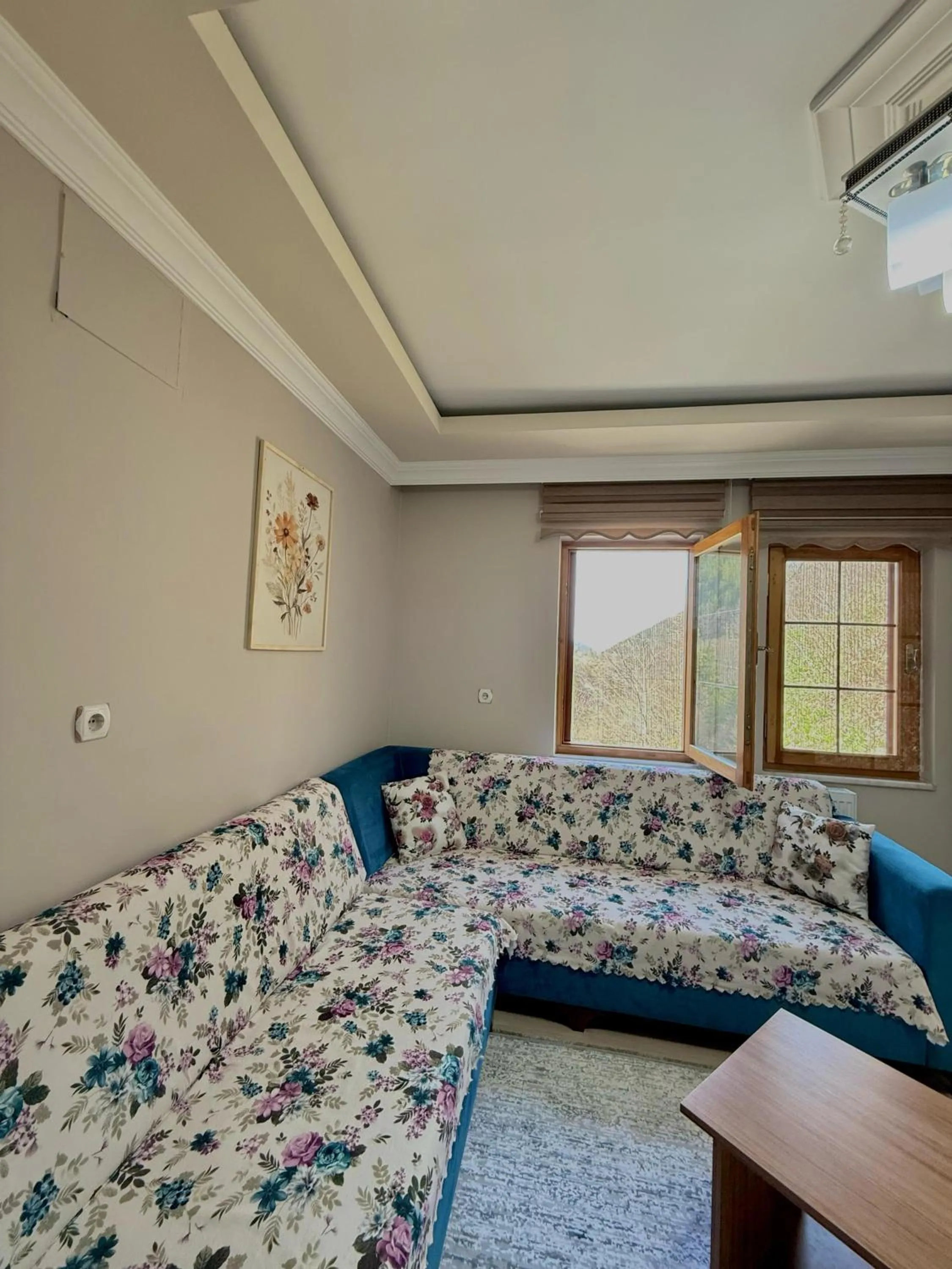 Living room, Bed in Konak Grand Apart