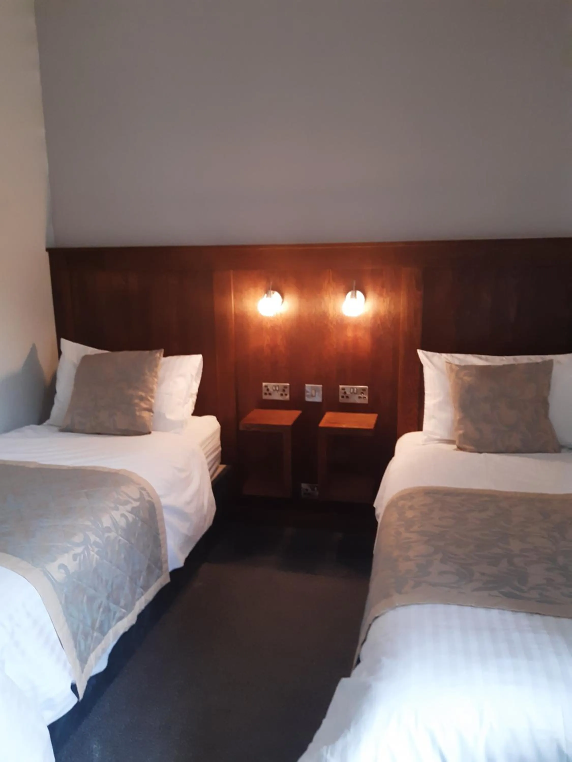 Bedroom, Bed in Arkle House