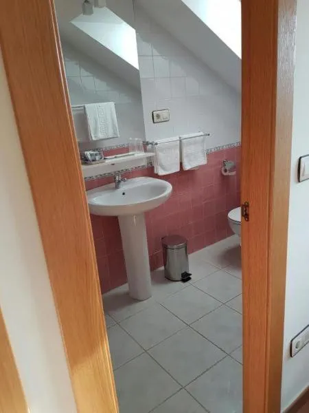 Toilet in Hotel Alina