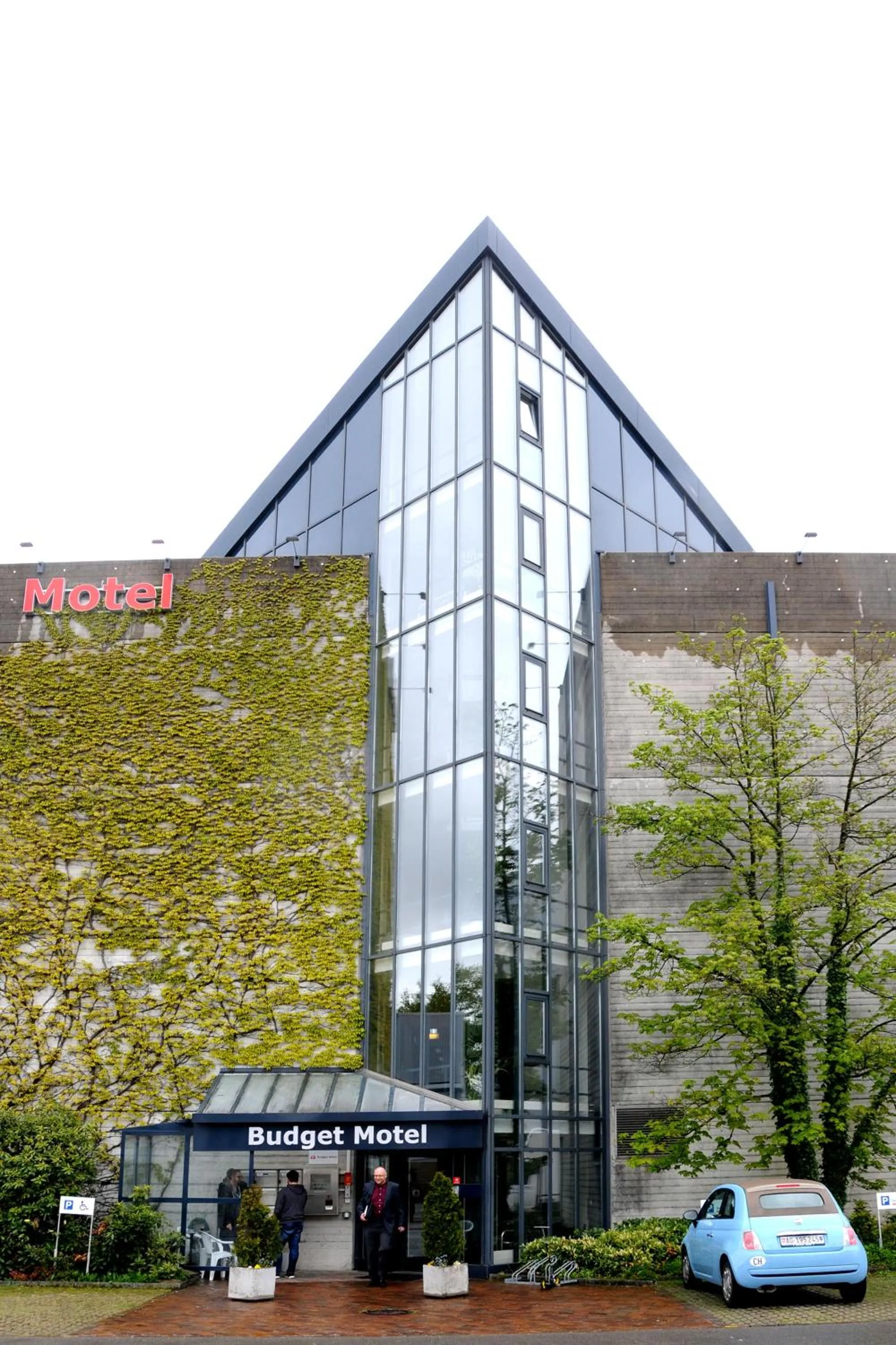 Facade/entrance in Budget Motel Self Check-In