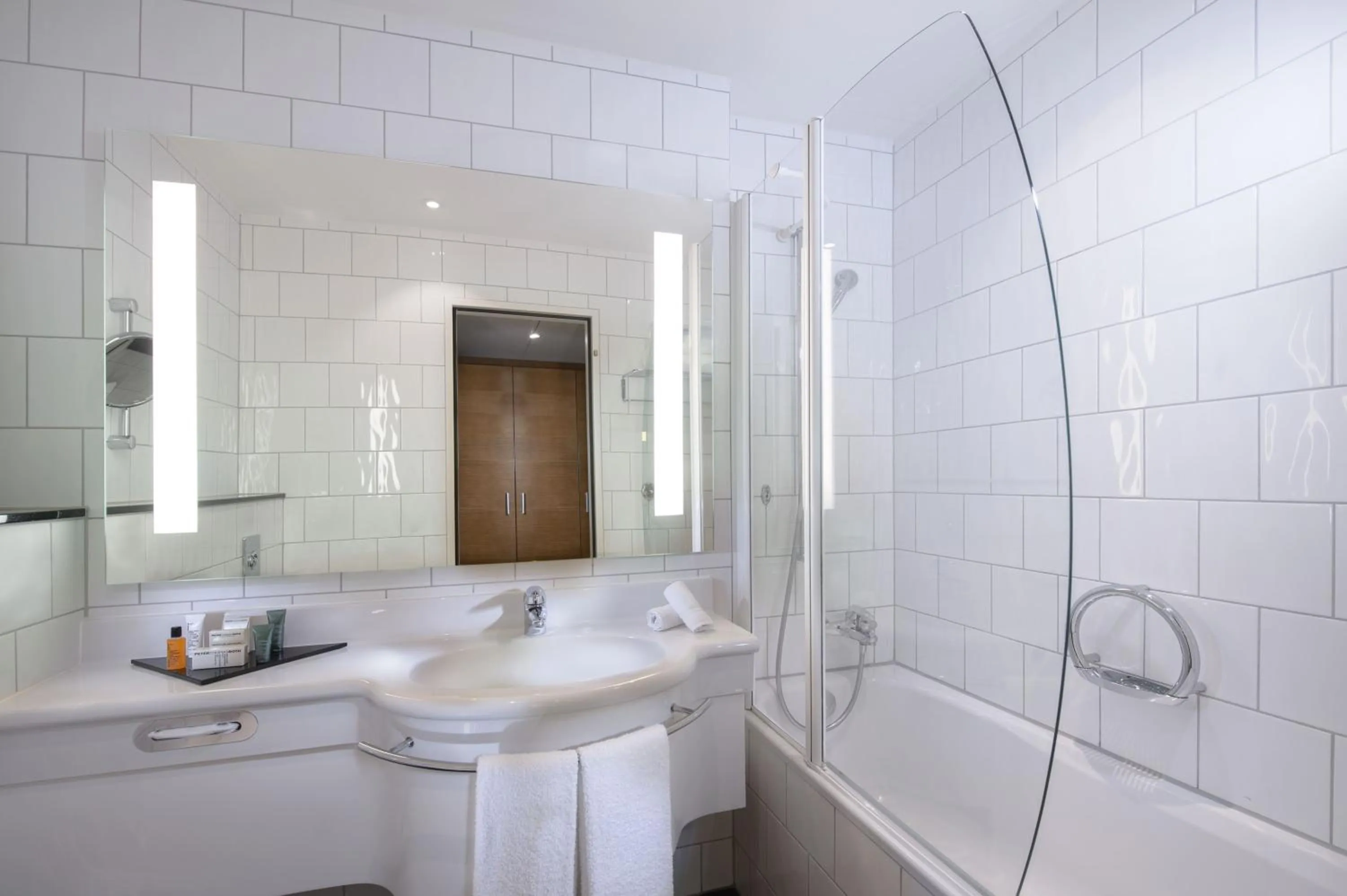 Bathroom in Hilton Zurich Airport