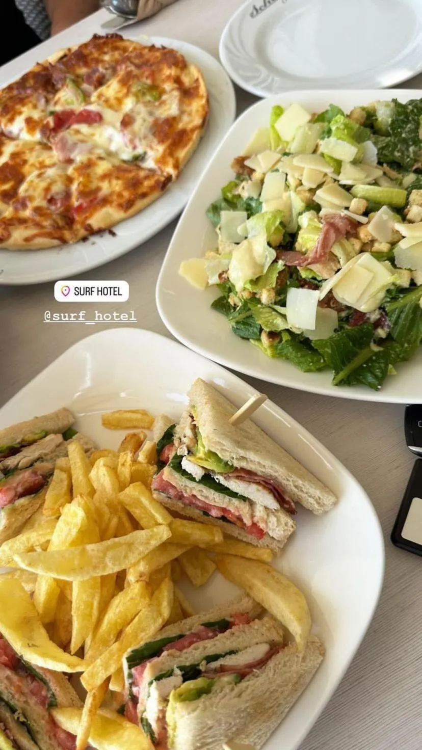 Restaurant/places to eat in Surf Hotel
