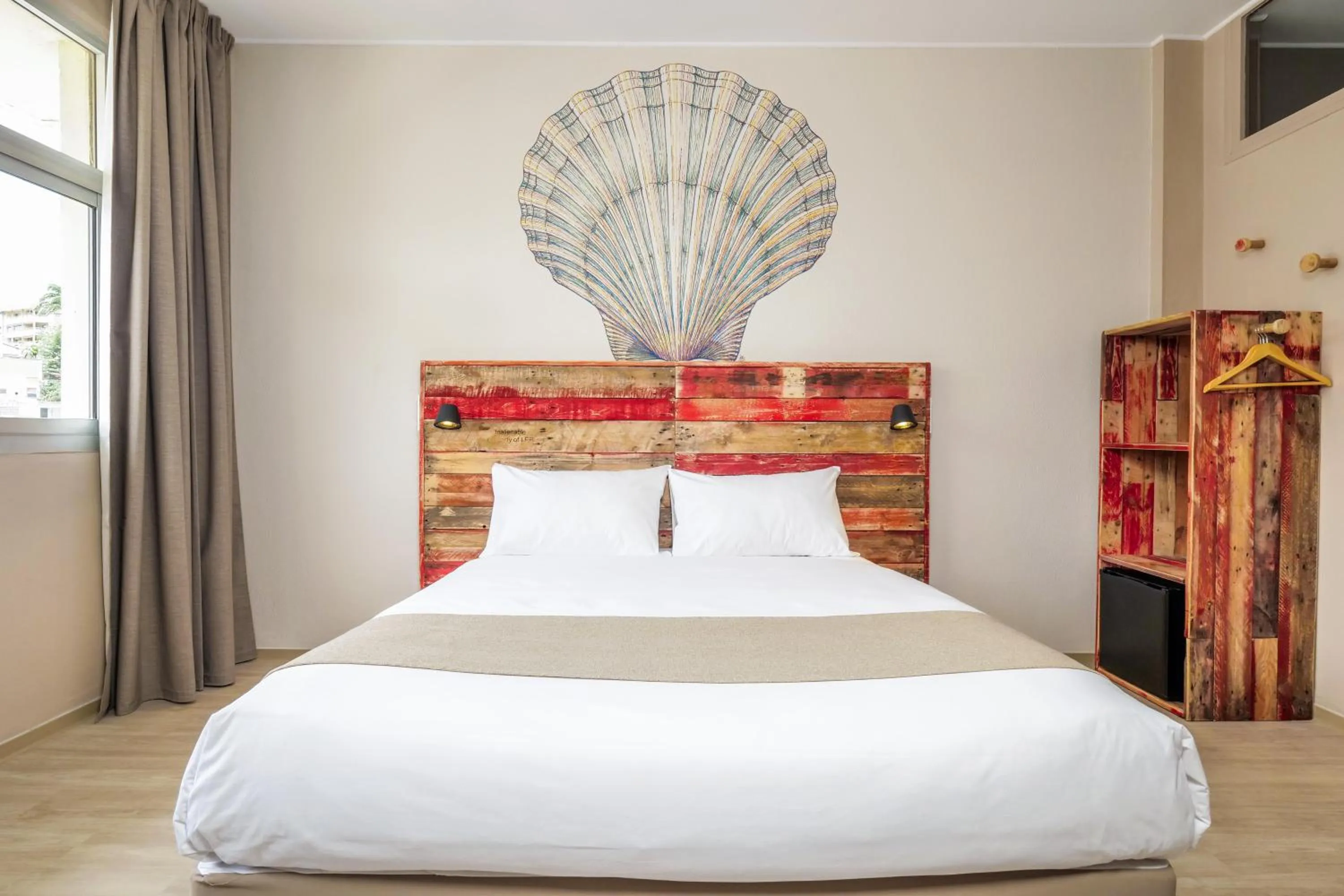 Bed in Gondwana City Art