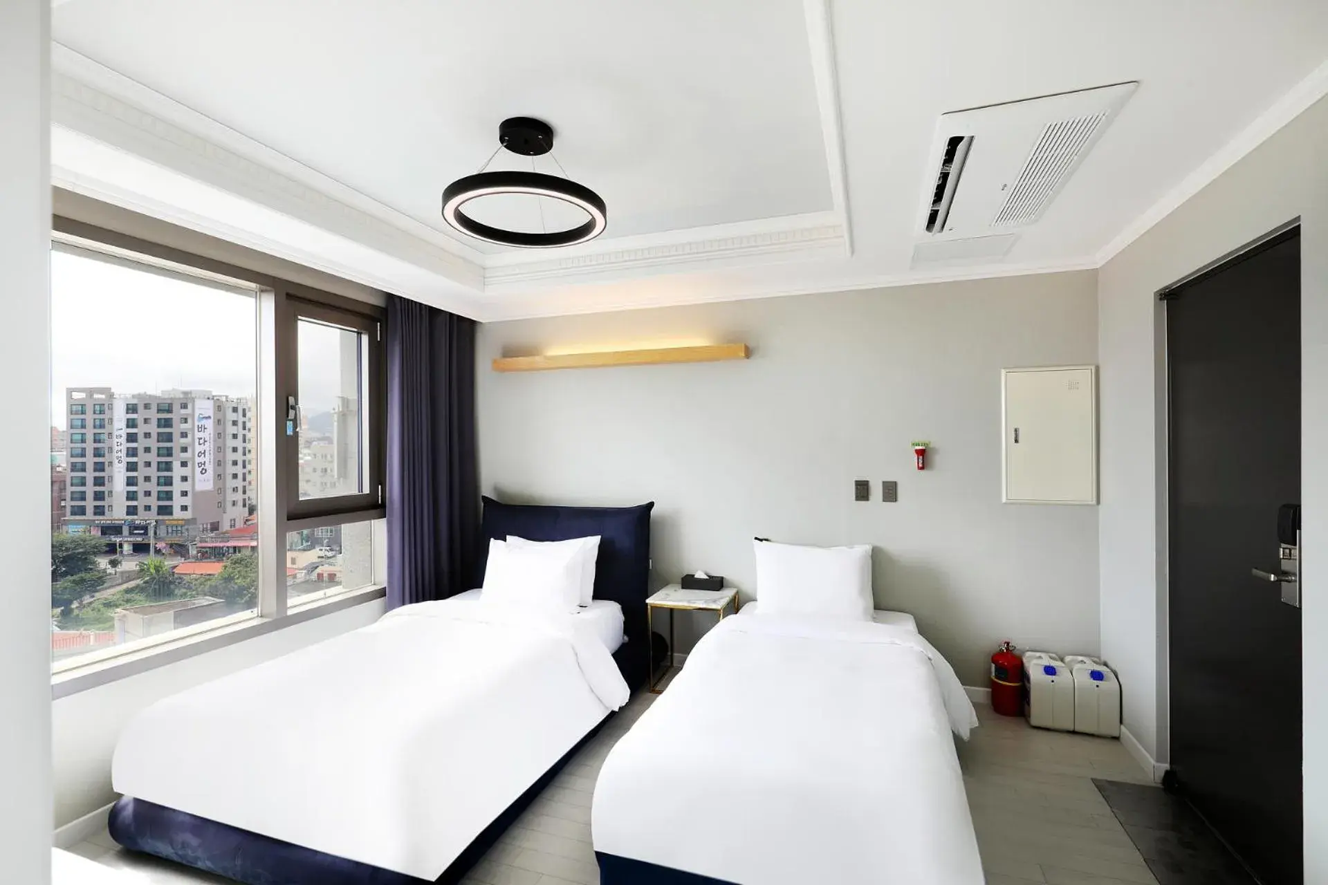 Bed in Cornerstone Hotel Bed in Cornerstone Hotel