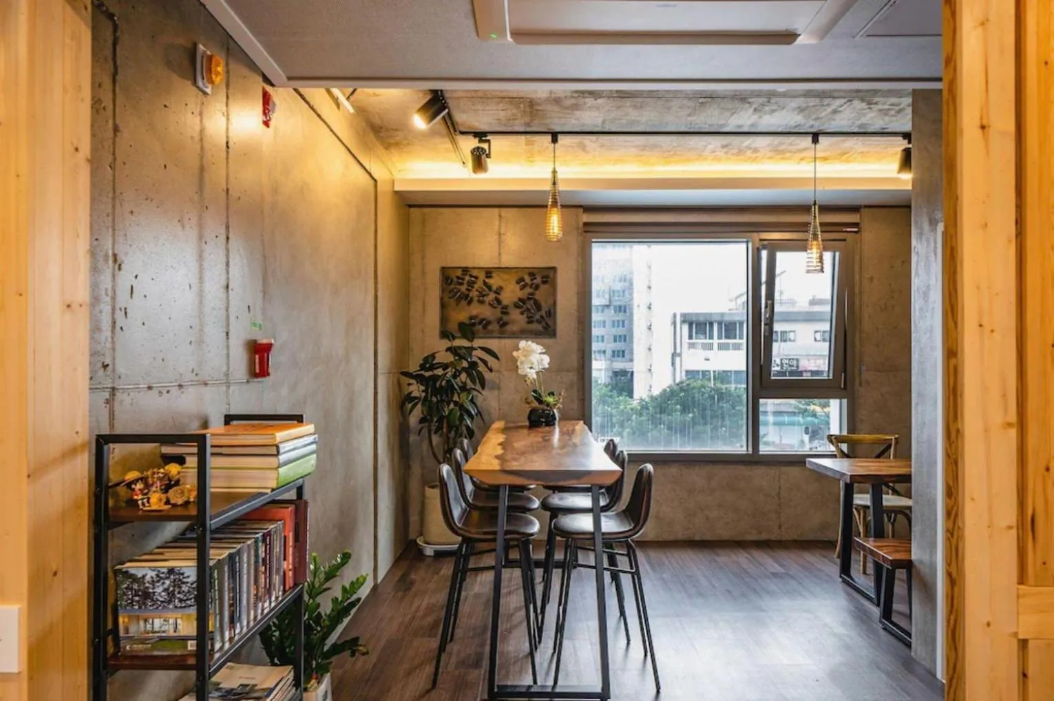 Seating area in Cornerstone Hotel