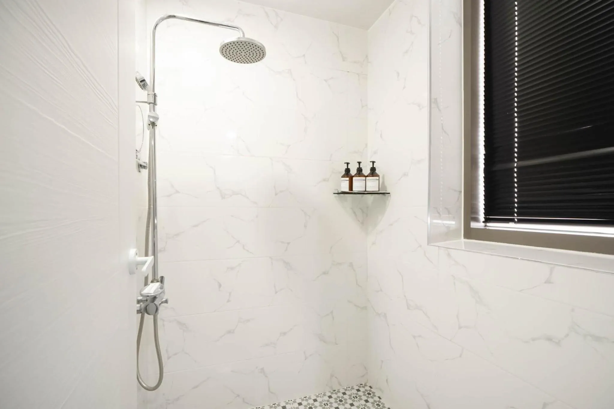 Shower in Cornerstone Hotel