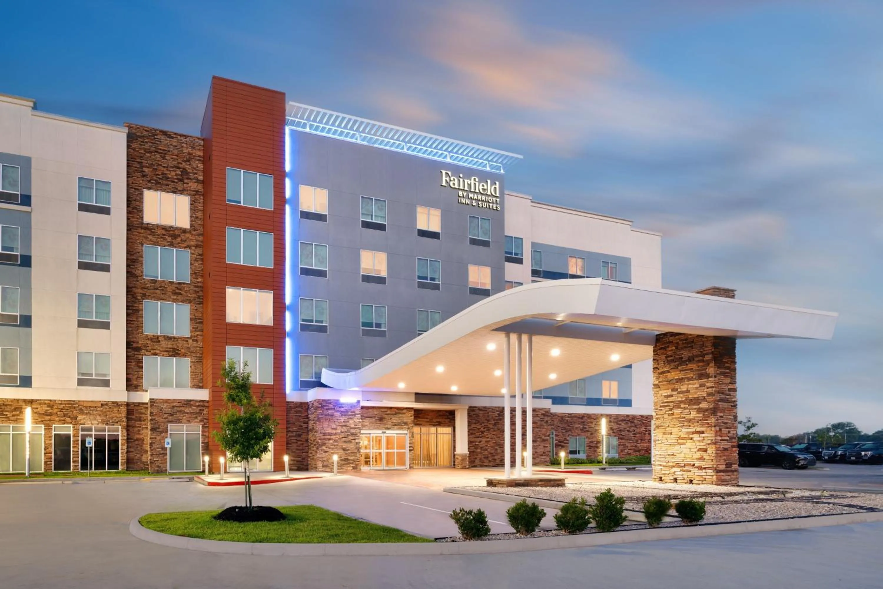 Property building in Fairfield Inn & Suites by Marriott Houston League City