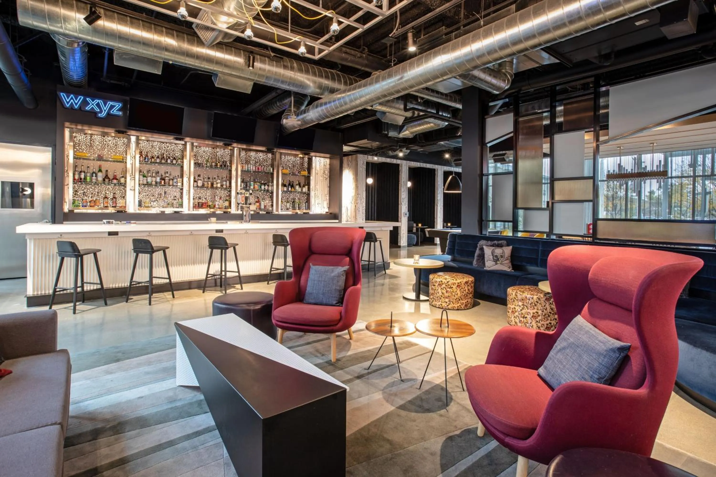 Lounge or bar in Aloft Omaha Aksarben Village