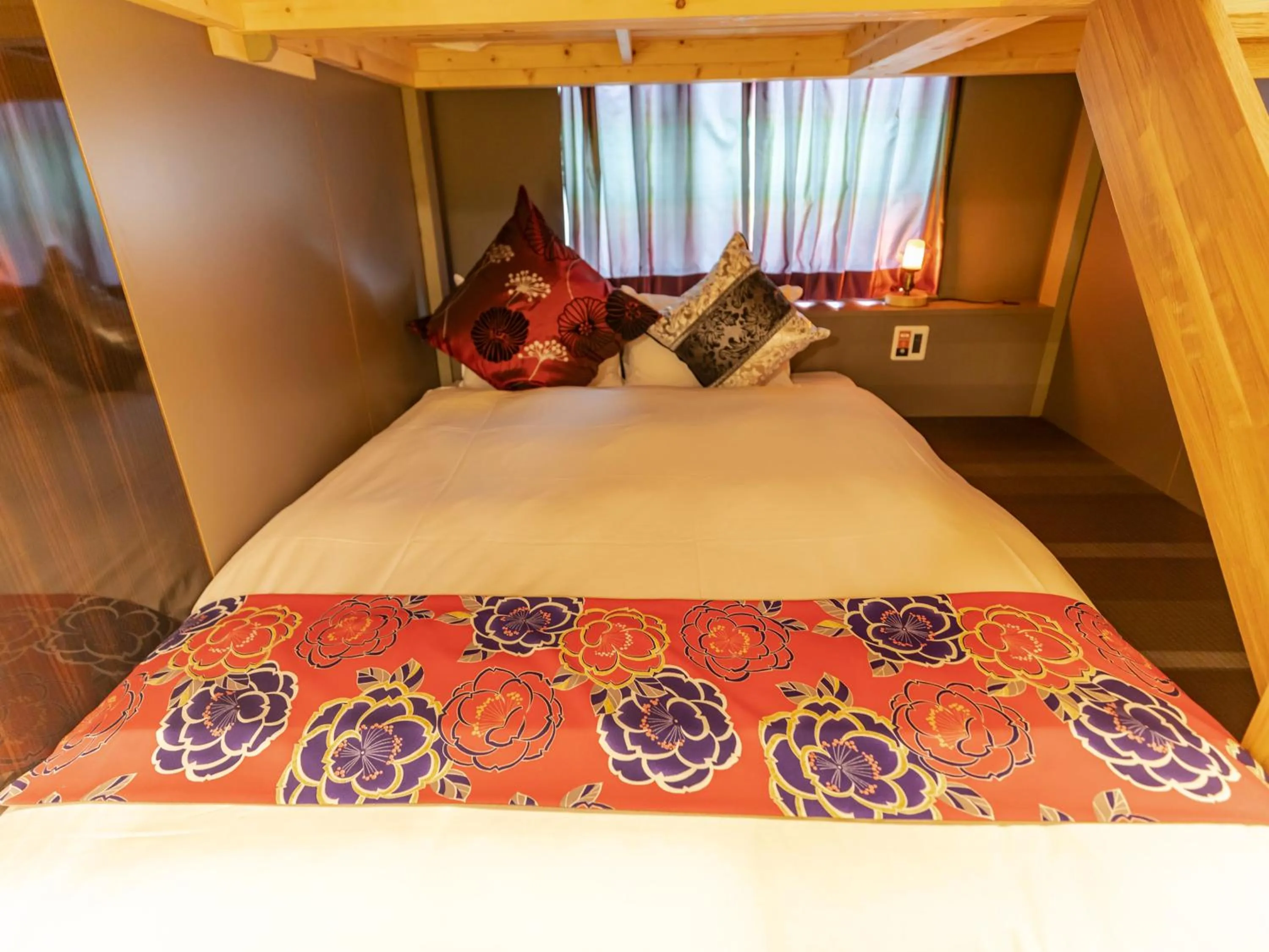 Bed in Hale Kyoto Tambaguchi Umekoji Park North