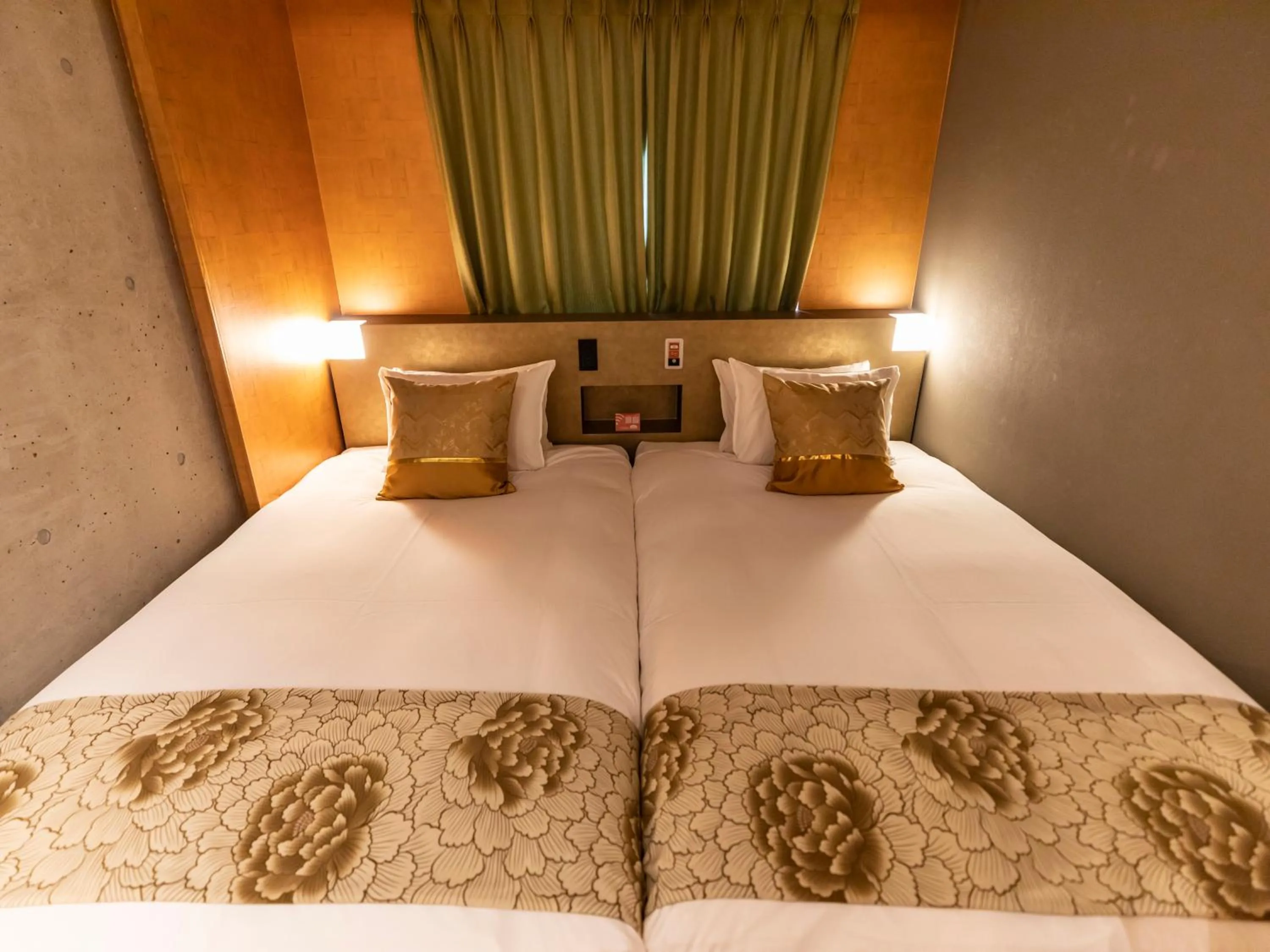 Bed in Hale Kyoto Tambaguchi Umekoji Park North