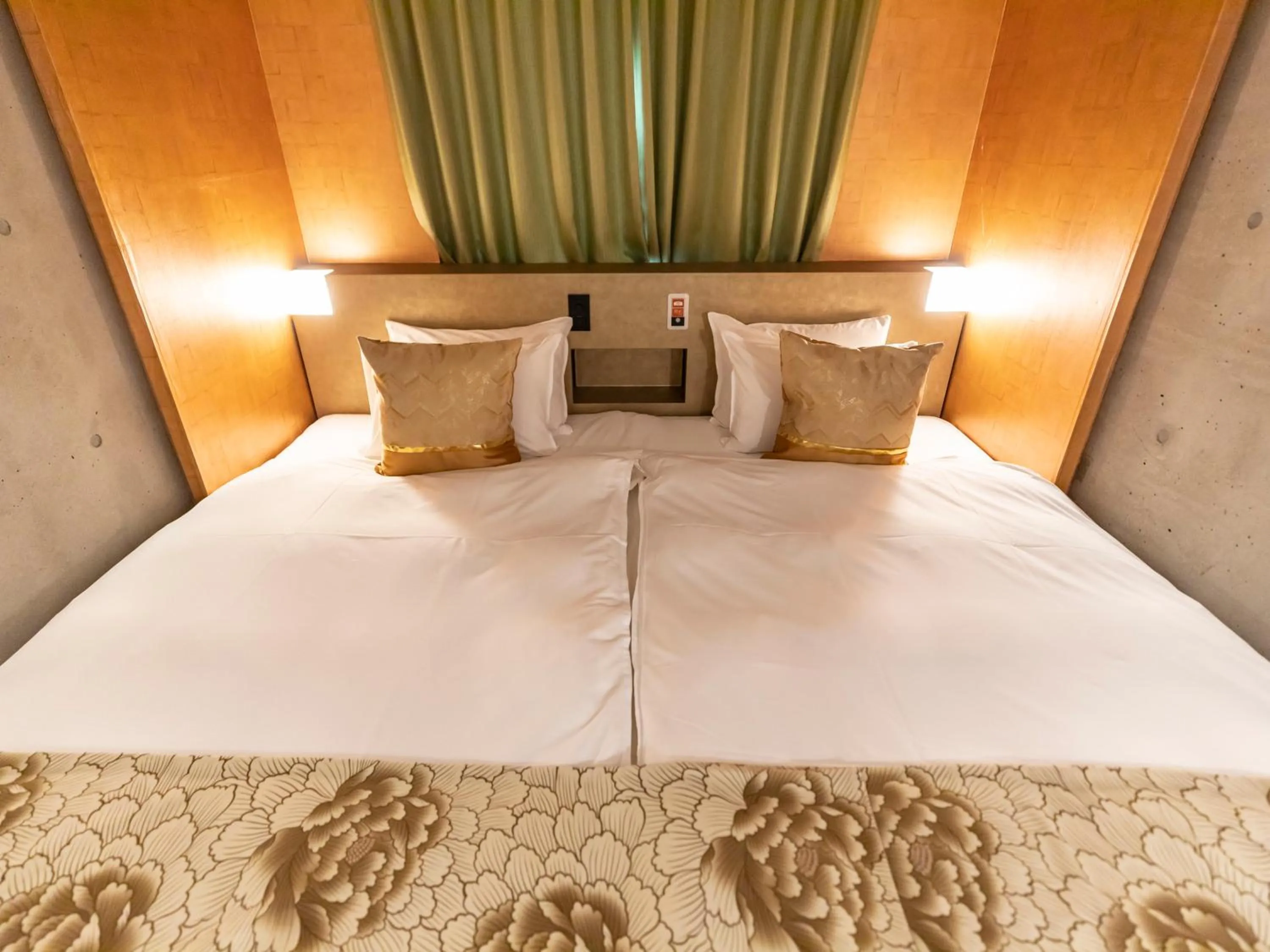 Bed in Hale Kyoto Tambaguchi Umekoji Park North