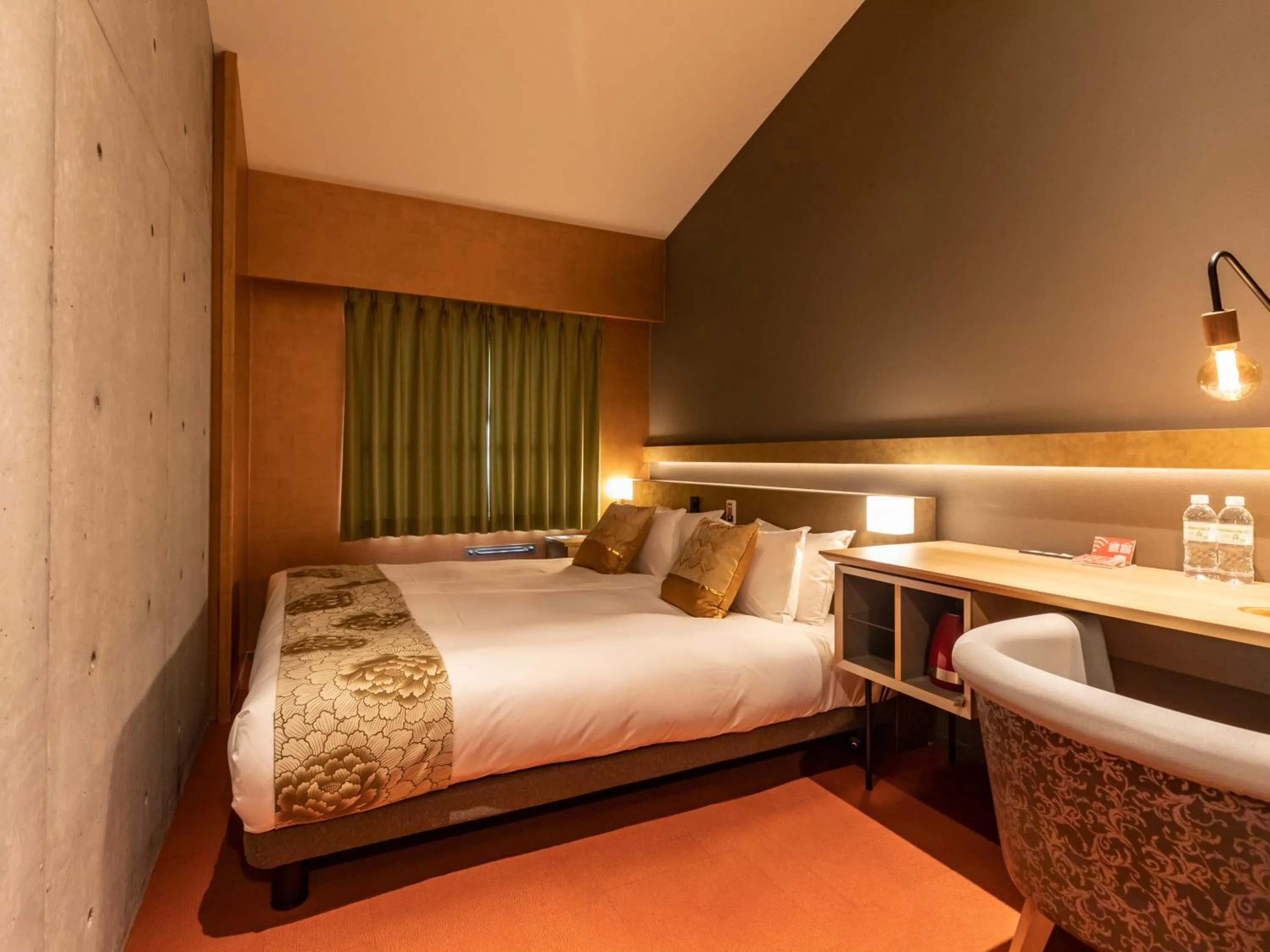 Bed in Hale Kyoto Tambaguchi Umekoji Park North