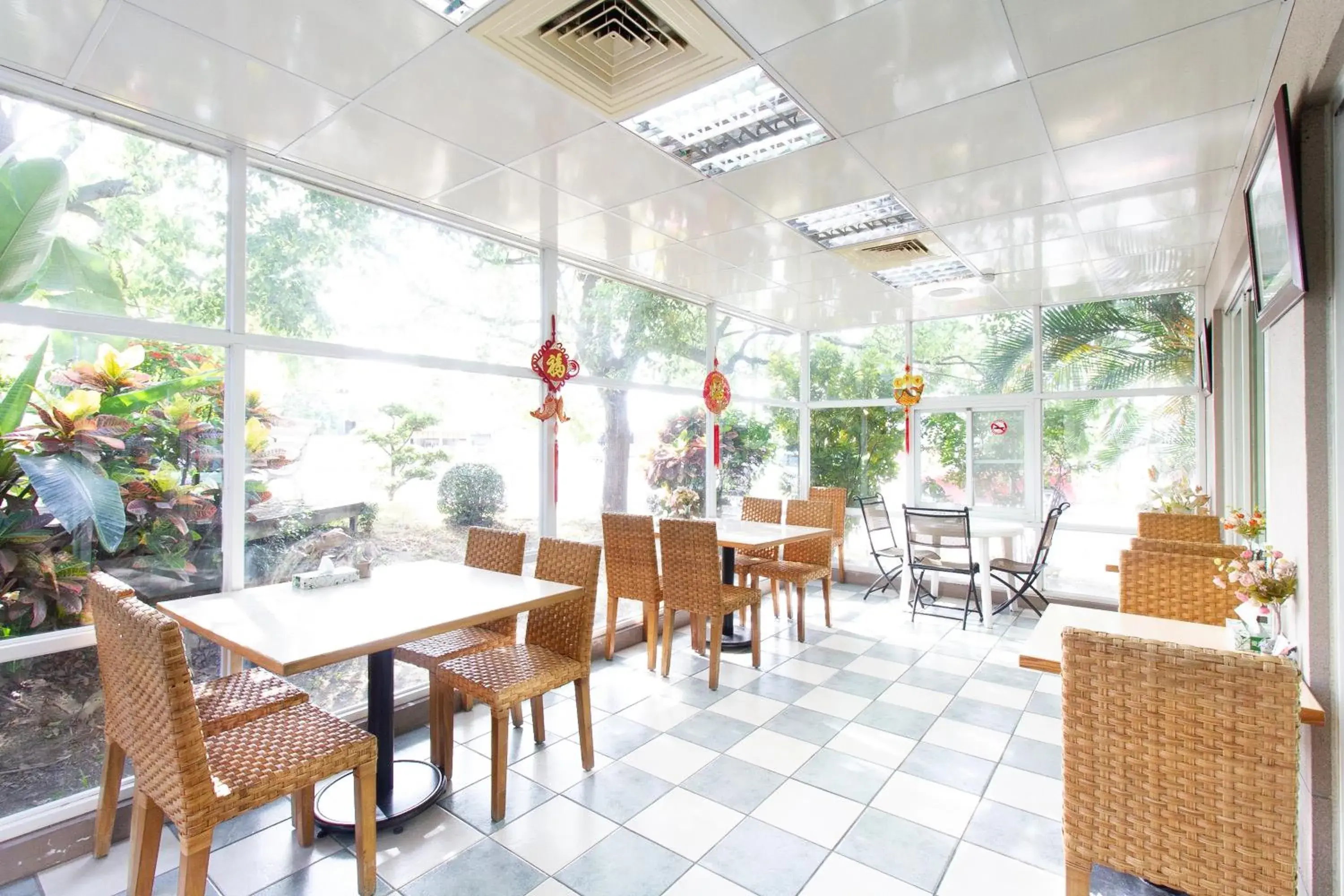 Restaurant/places to eat in Daniel Motel Restaurant/places to eat in Daniel Motel