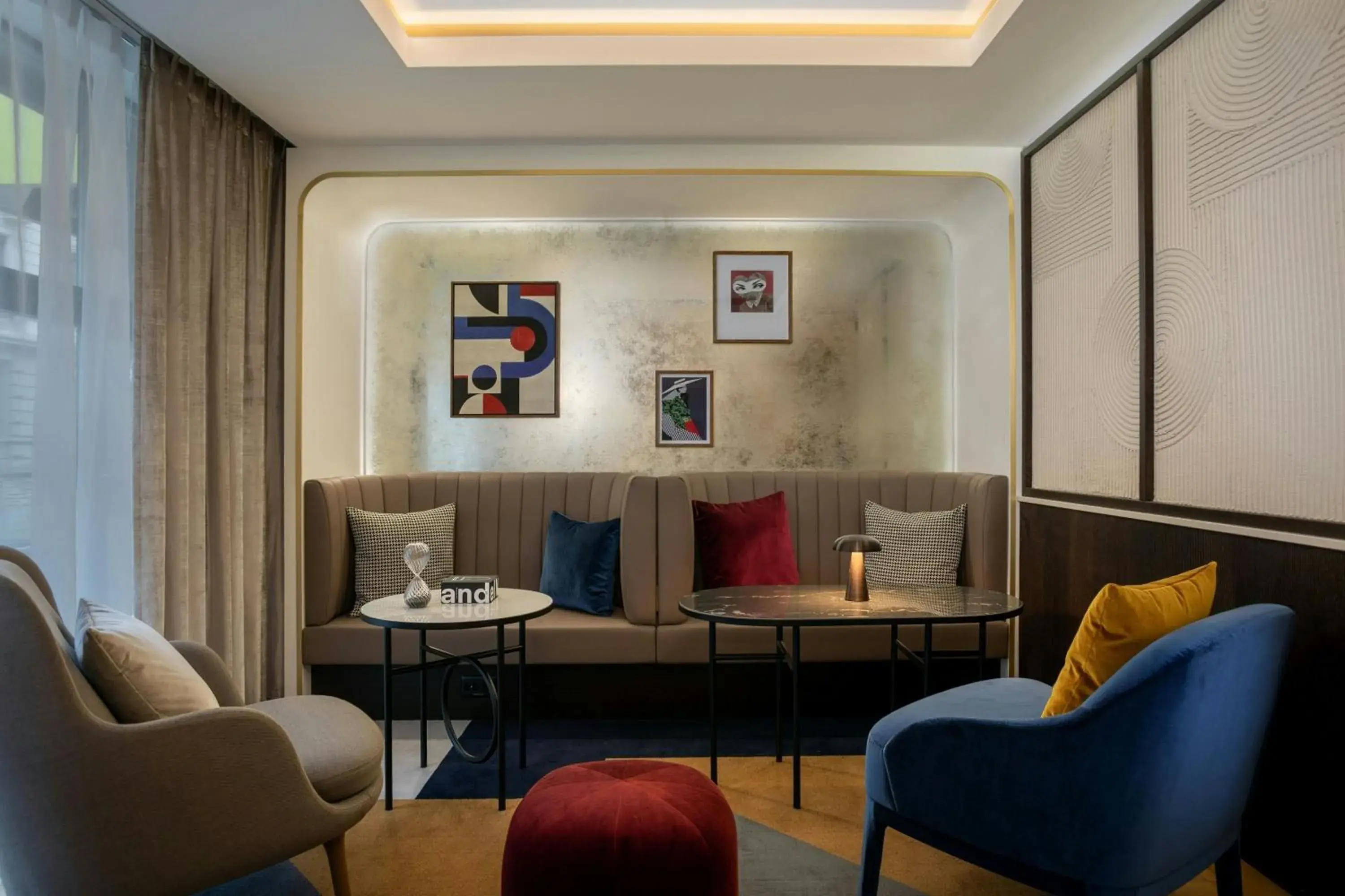 Lounge or bar in Neues Schloss Privat Hotel Zurich, Autograph Collection Lounge or bar in Neues Schloss Privat Hotel Zurich, Autograph Collection
