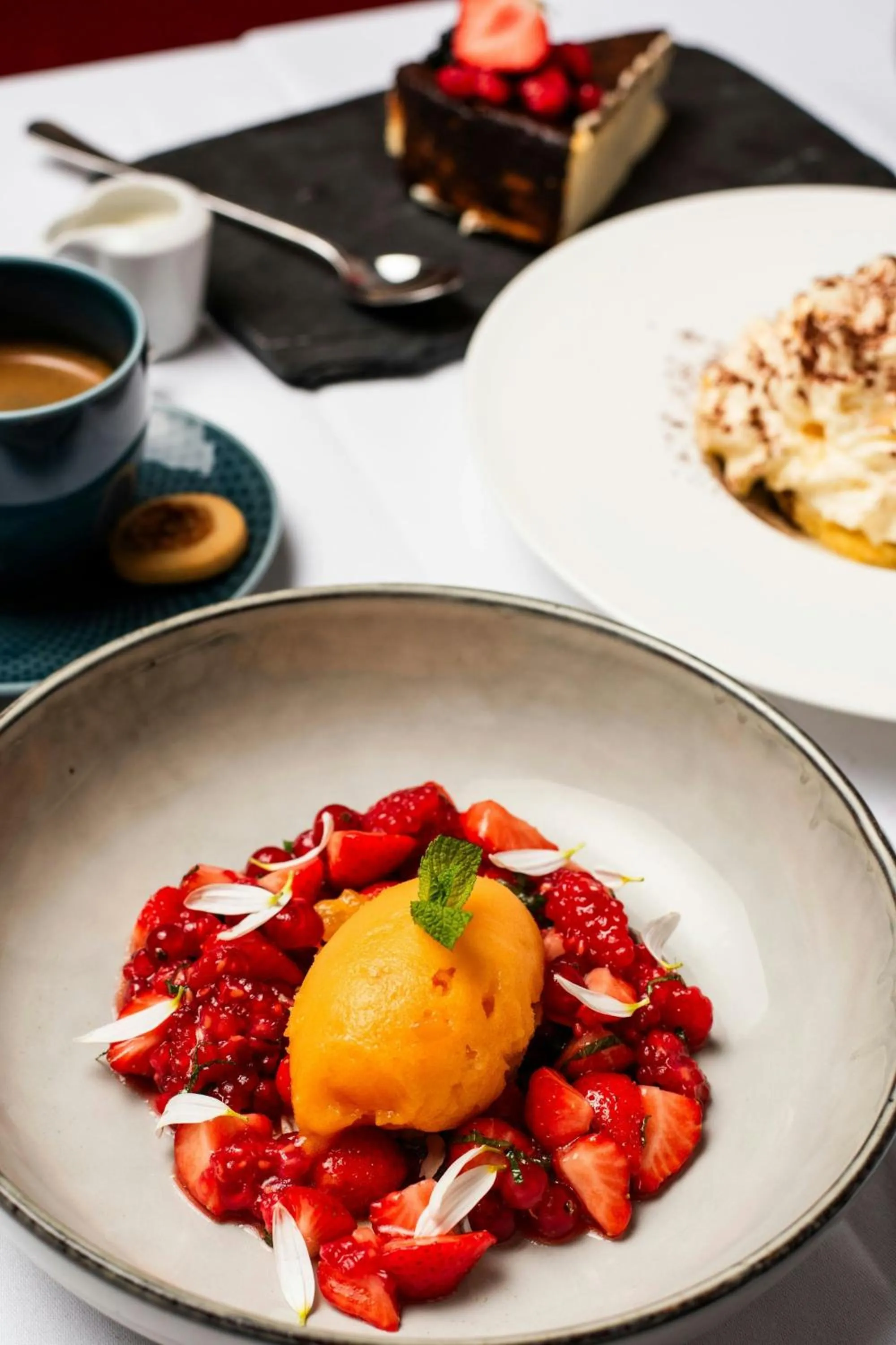 Restaurant/places to eat in Neues Schloss Privat Hotel Zurich, Autograph Collection