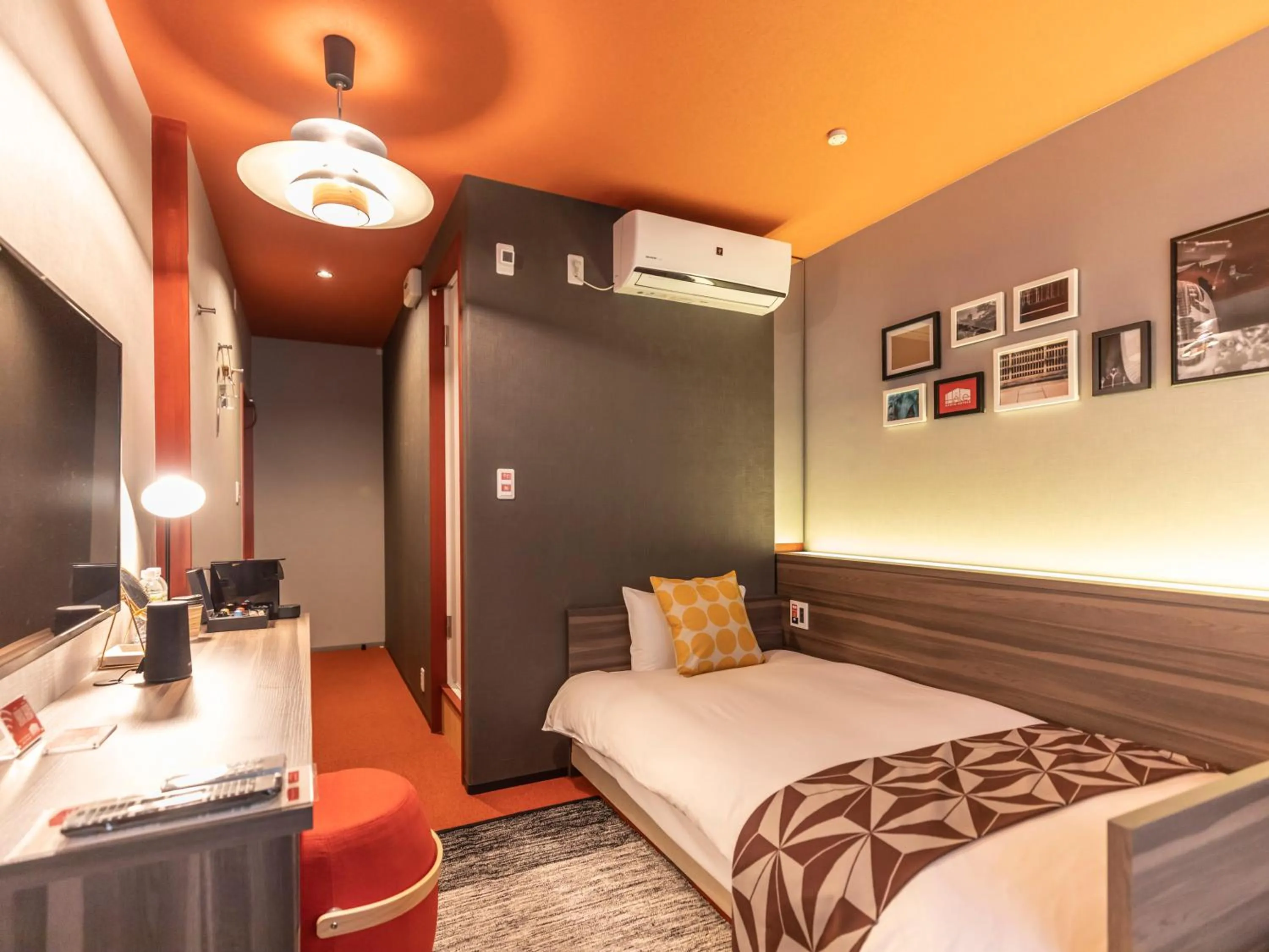 Bed in HALE Kyoto Toji