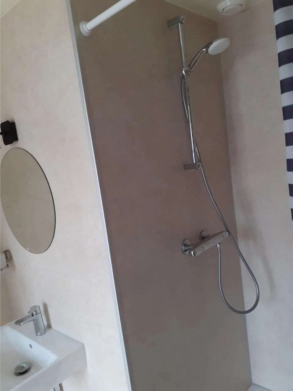 Shower in Bed & Breakfast Trouwborst