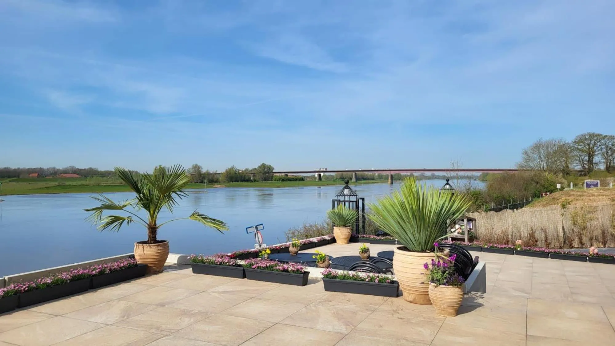 River view in Bed & Breakfast Trouwborst