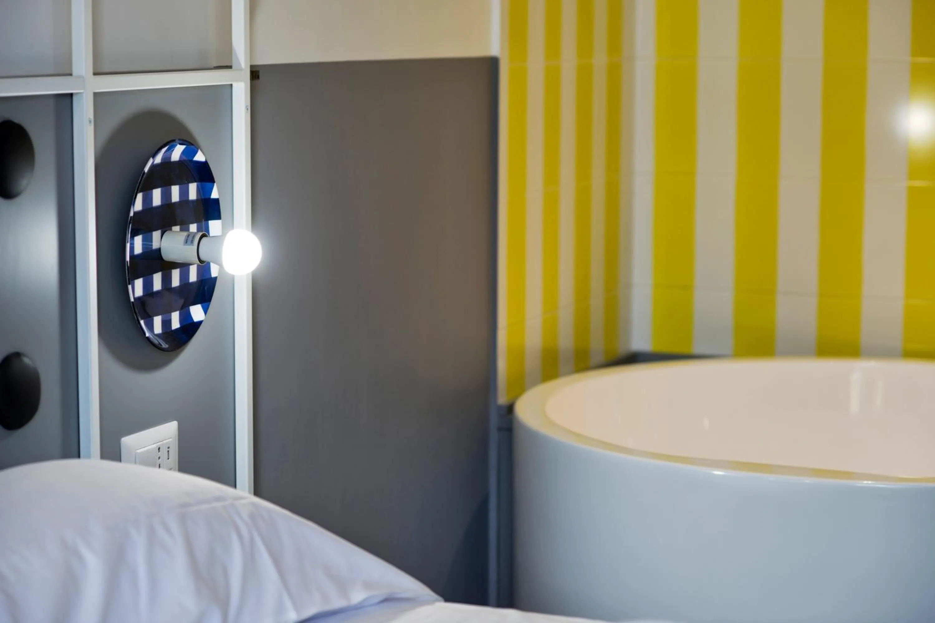 Decorative detail, Bed in Maison Di Fiore B&B