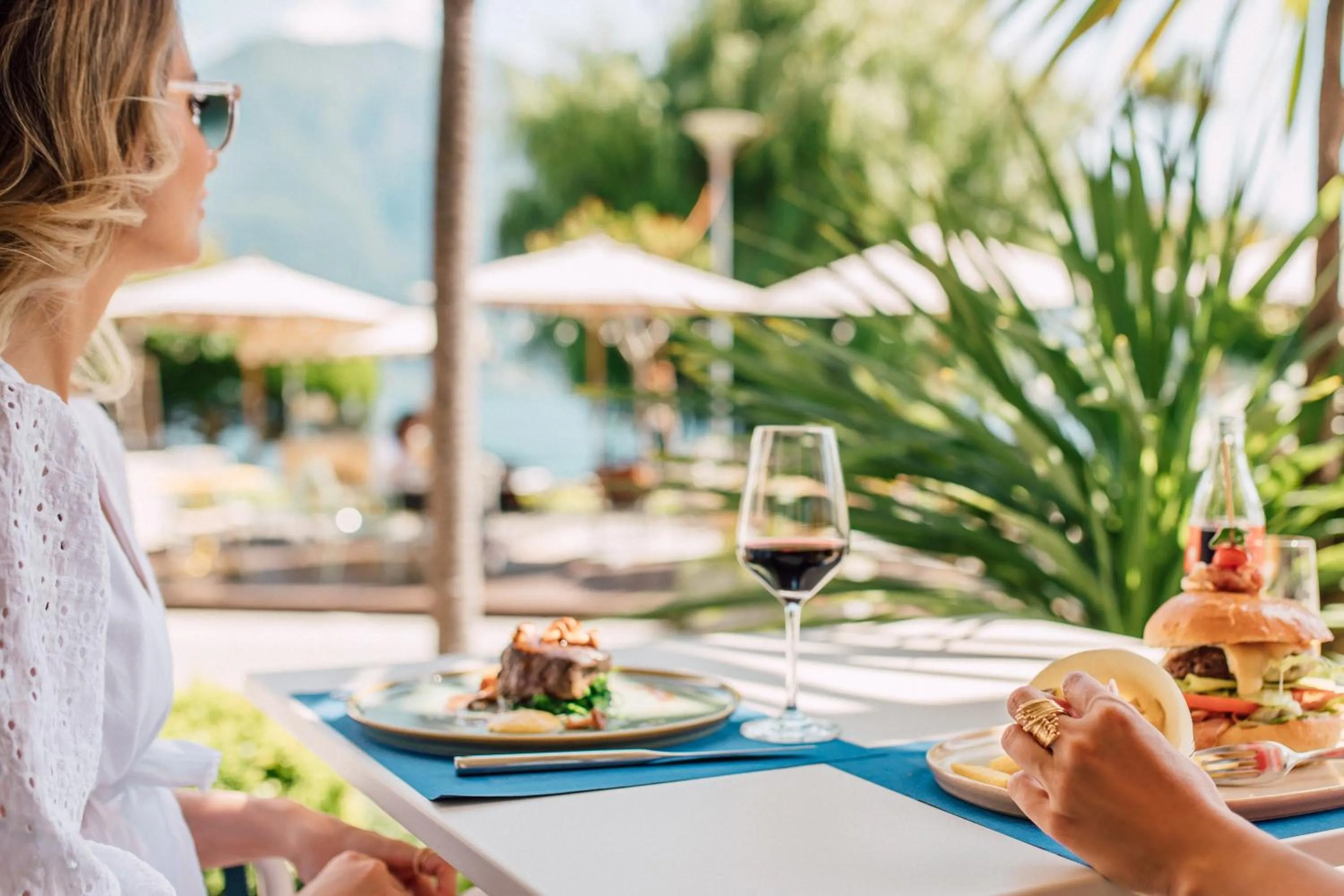 Restaurant/places to eat in Hotel la Palma au Lac