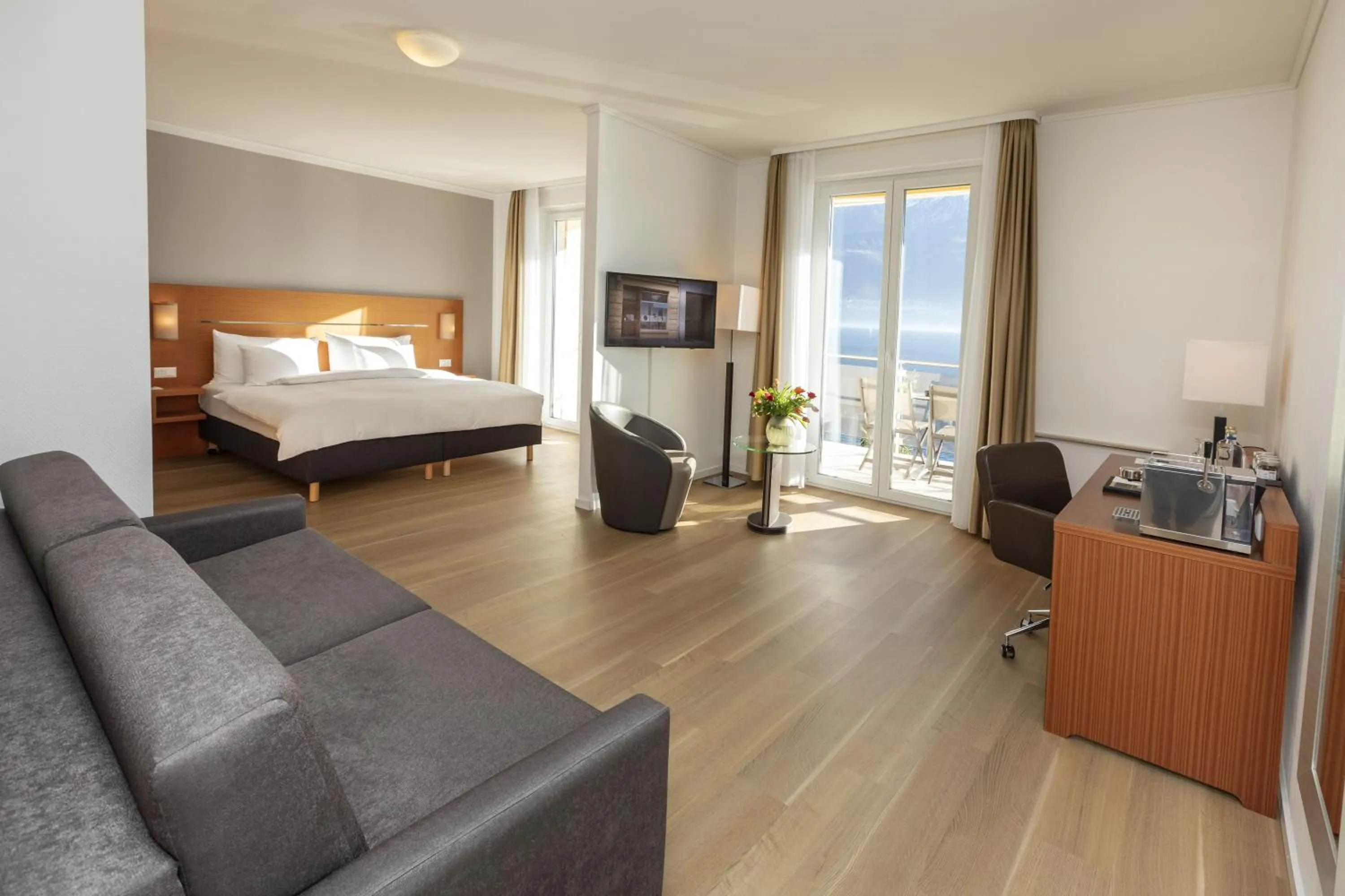 Bedroom, Bed in Hotel la Palma au Lac