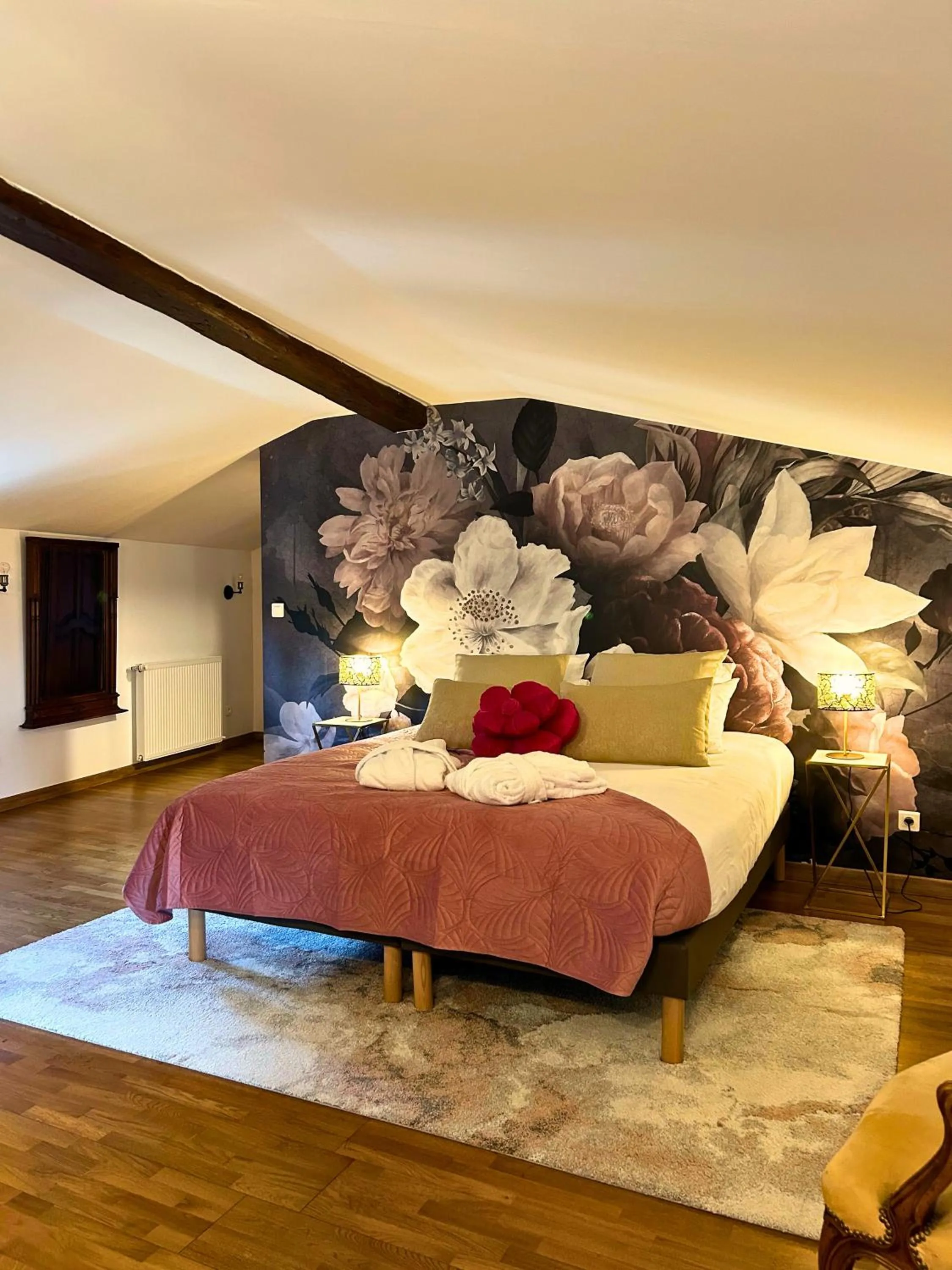 Bedroom, Bed in LE DOMAINE DE GORNETON