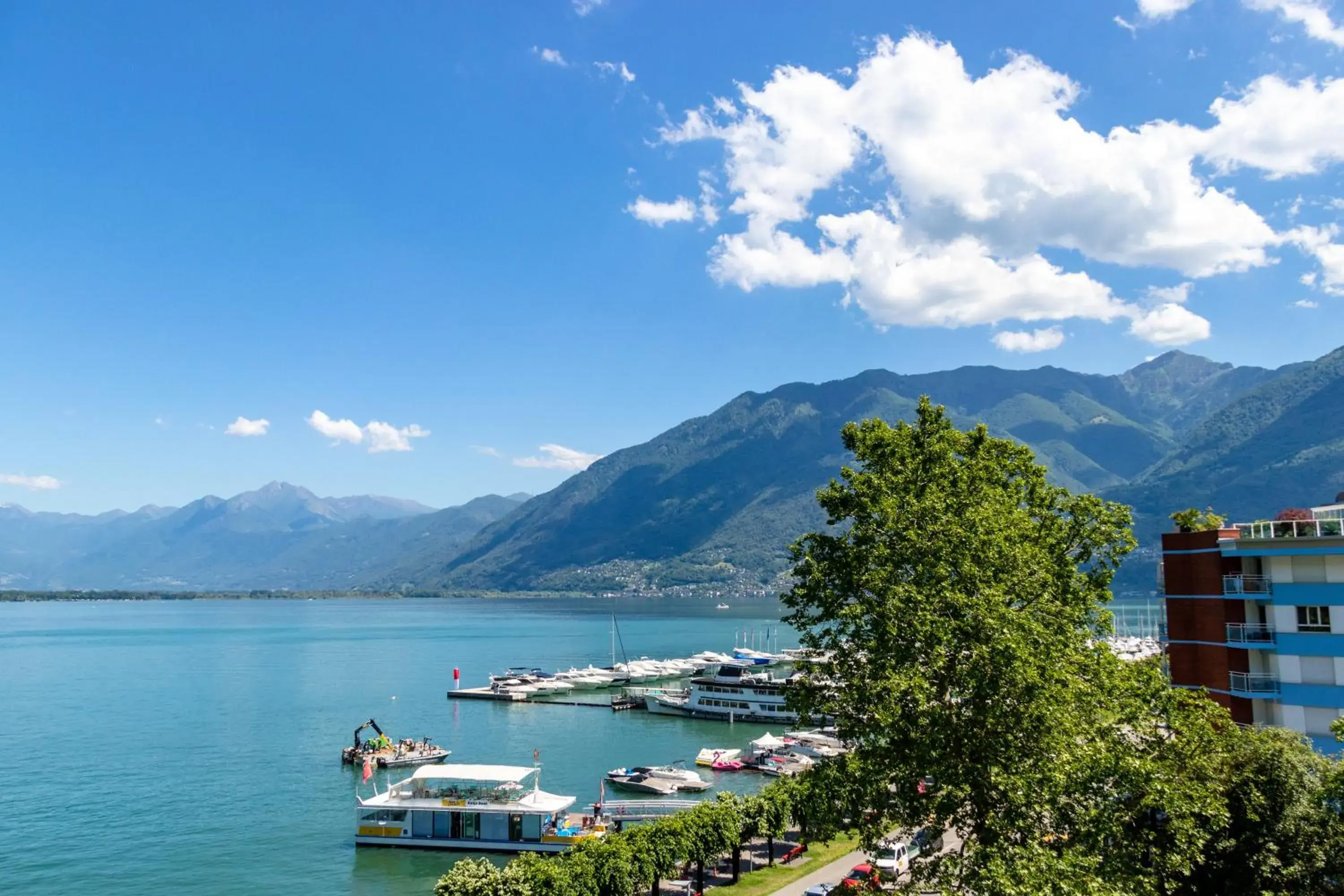 Sea view in H4 Hotel Arcadia Locarno Sea view in H4 Hotel Arcadia Locarno