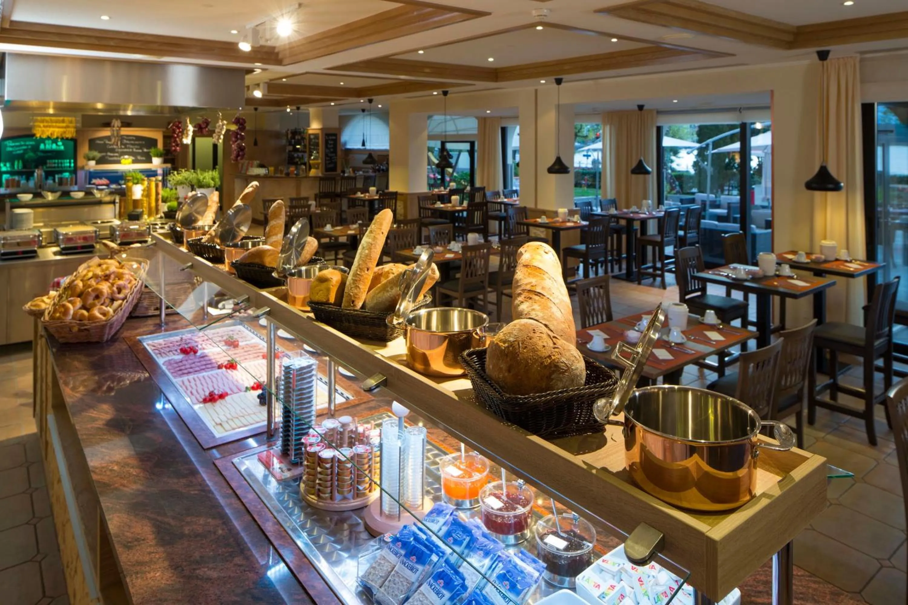 Buffet breakfast in H4 Hotel Arcadia Locarno