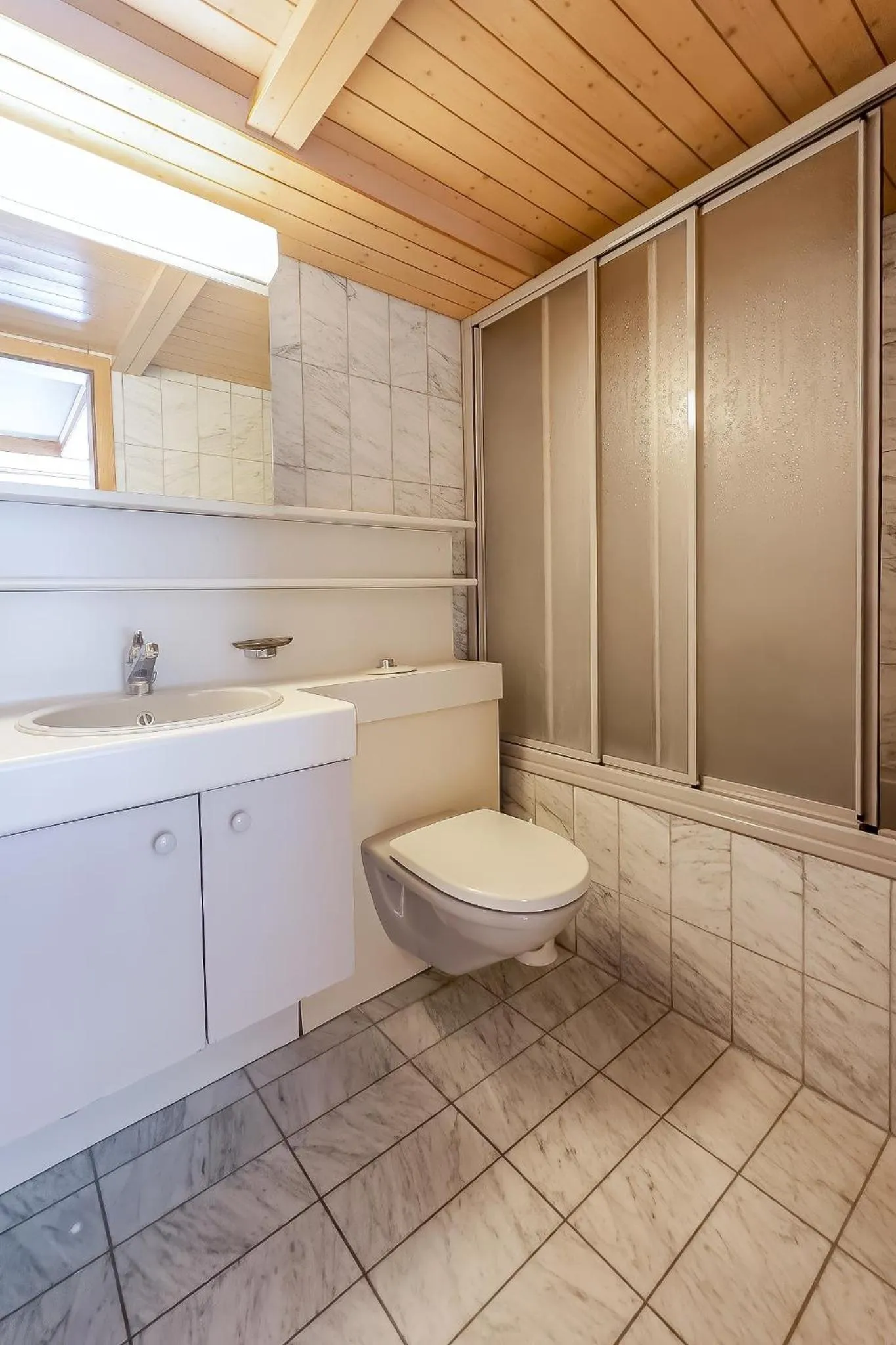 Shower in Hotel Alpfrieden