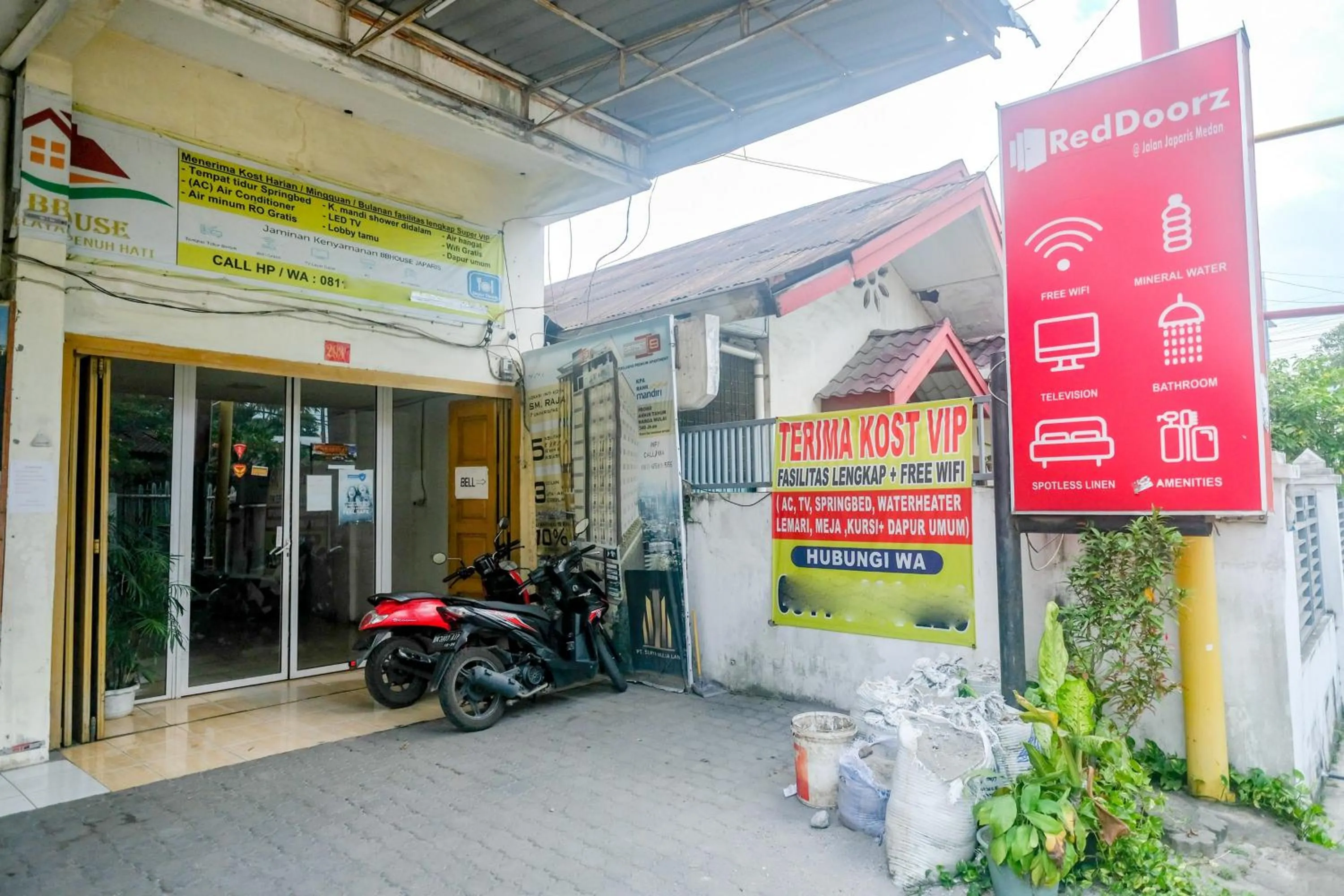 RedDoorz At Jalan Japaris Medan