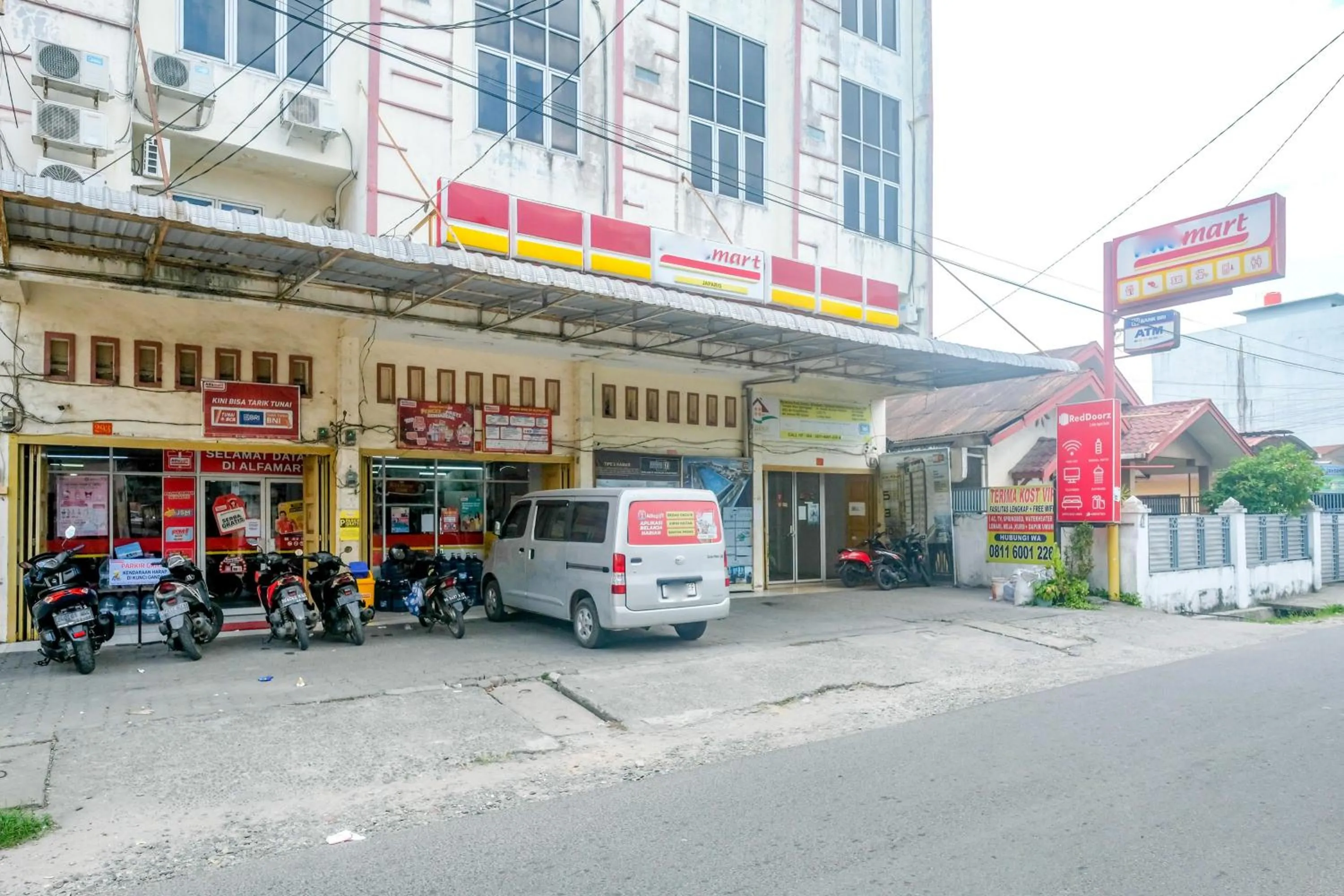 RedDoorz At Jalan Japaris Medan