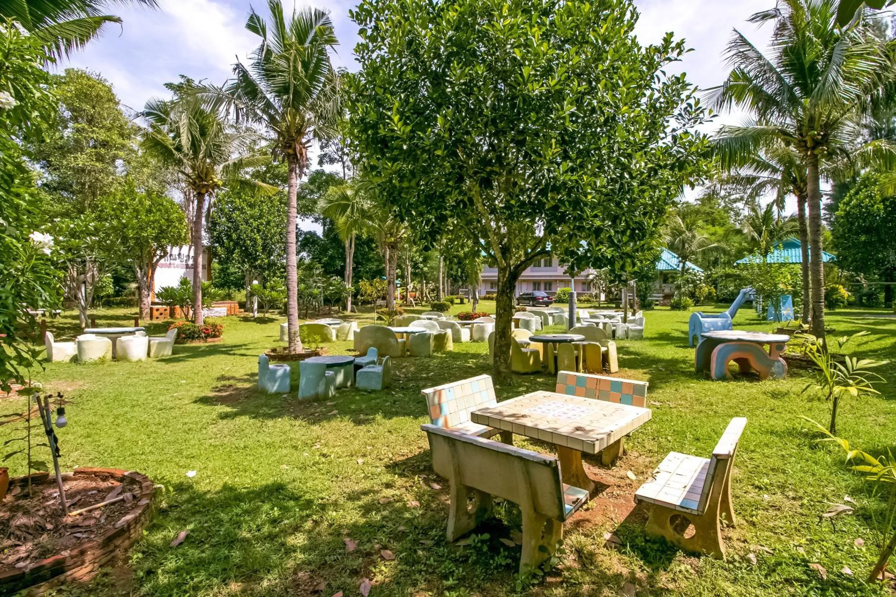 Lobby or reception in OYO 1080 Kanyapa Resort Kaeng Krachan