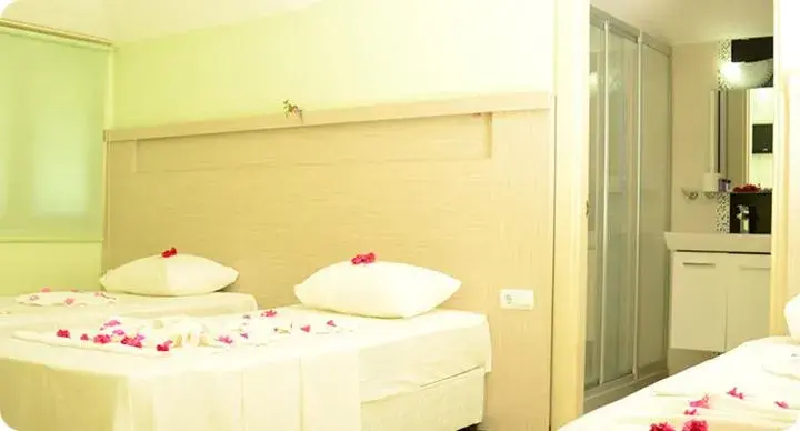 Standard Triple Room in Parus Hotel Standard Triple Room in Parus Hotel