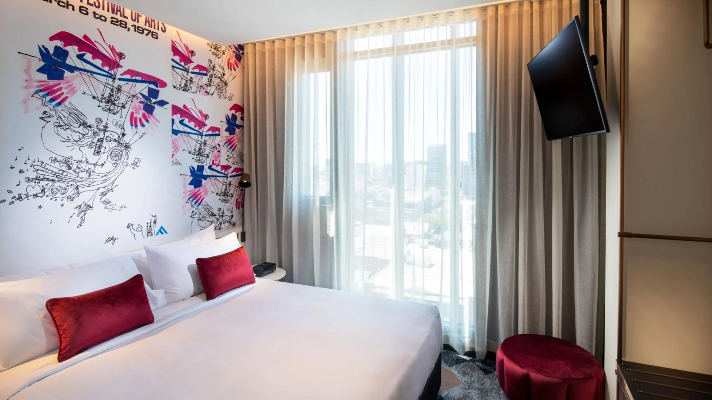 Photo of the whole room, Bed in Hotel Indigo Adelaide Markets by IHG