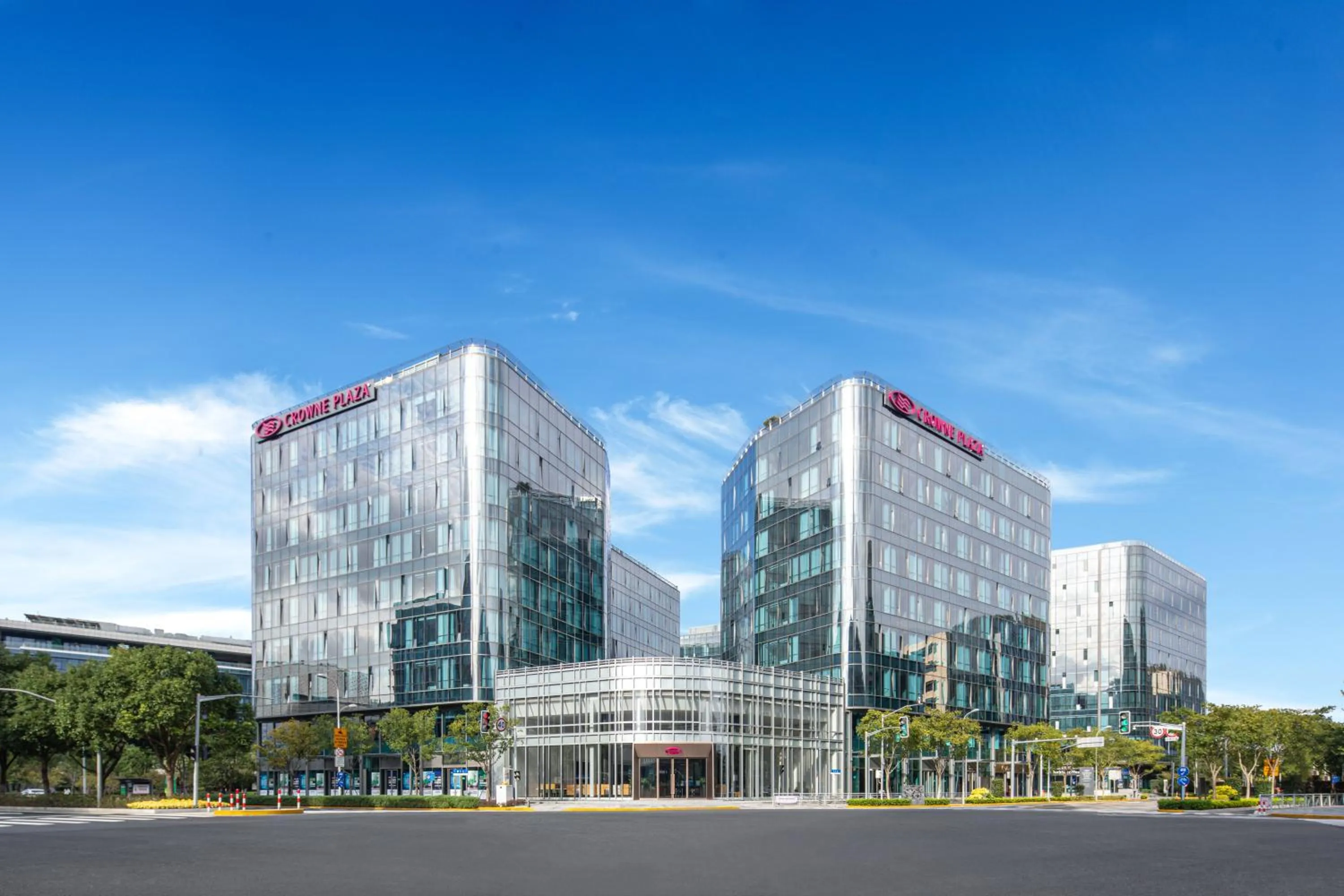 Property building in Crowne Plaza Shanghai Hongqiao by IHG