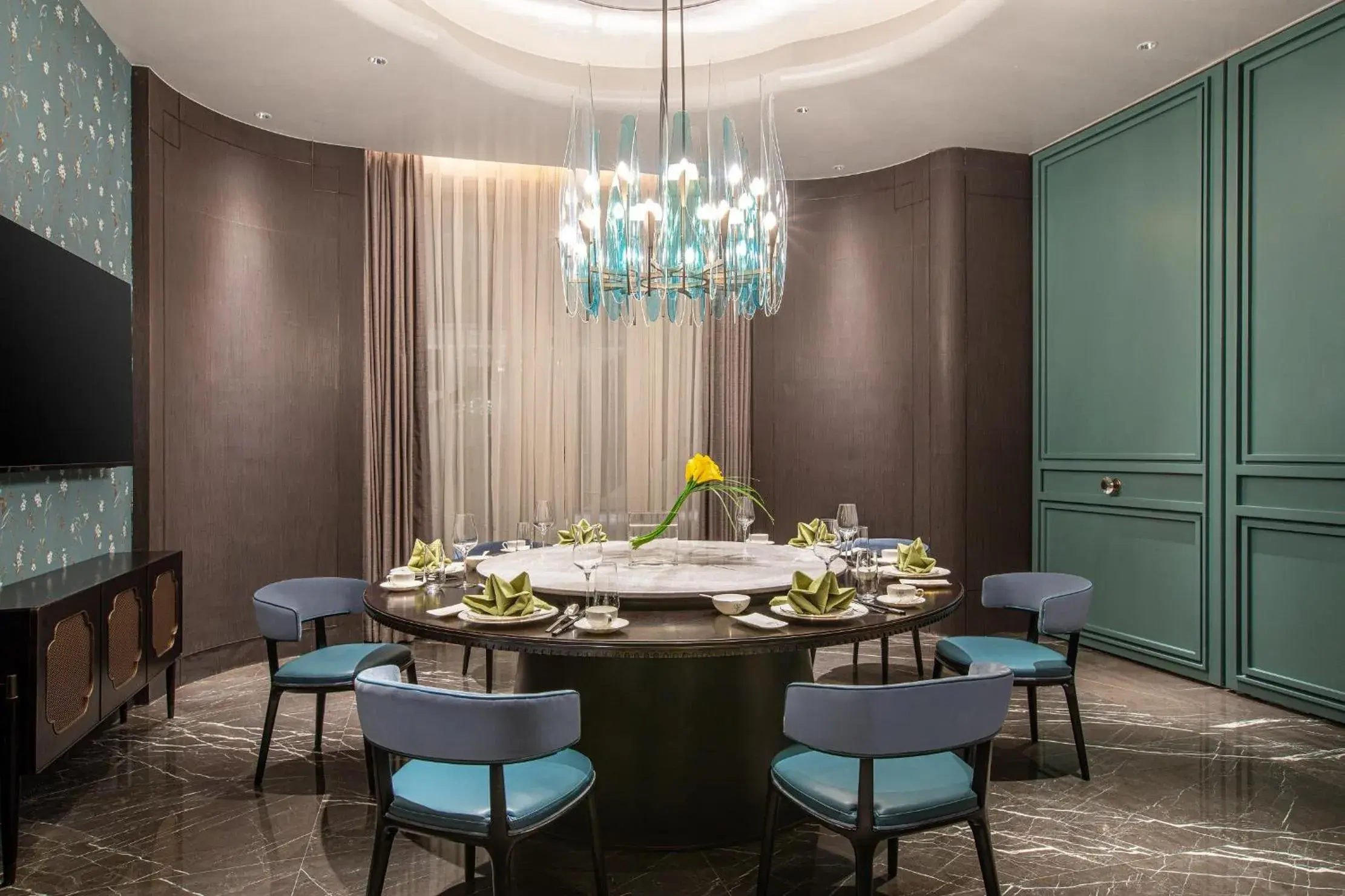 Restaurant/places to eat in Crowne Plaza Shanghai Hongqiao by IHG Restaurant/places to eat in Crowne Plaza Shanghai Hongqiao by IHG