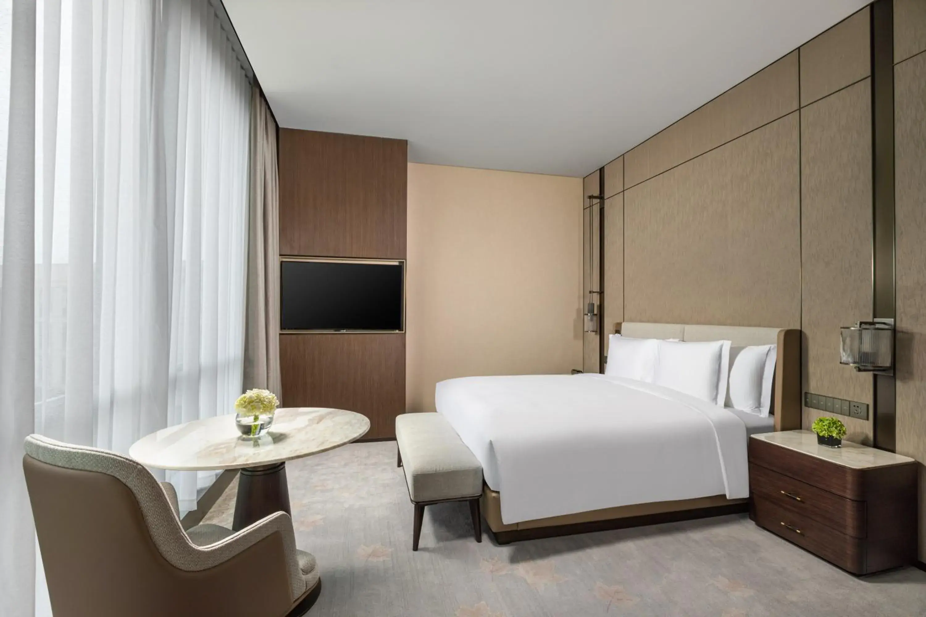 Bedroom, Bed in Crowne Plaza Shanghai Hongqiao by IHG Bedroom, Bed in Crowne Plaza Shanghai Hongqiao by IHG
