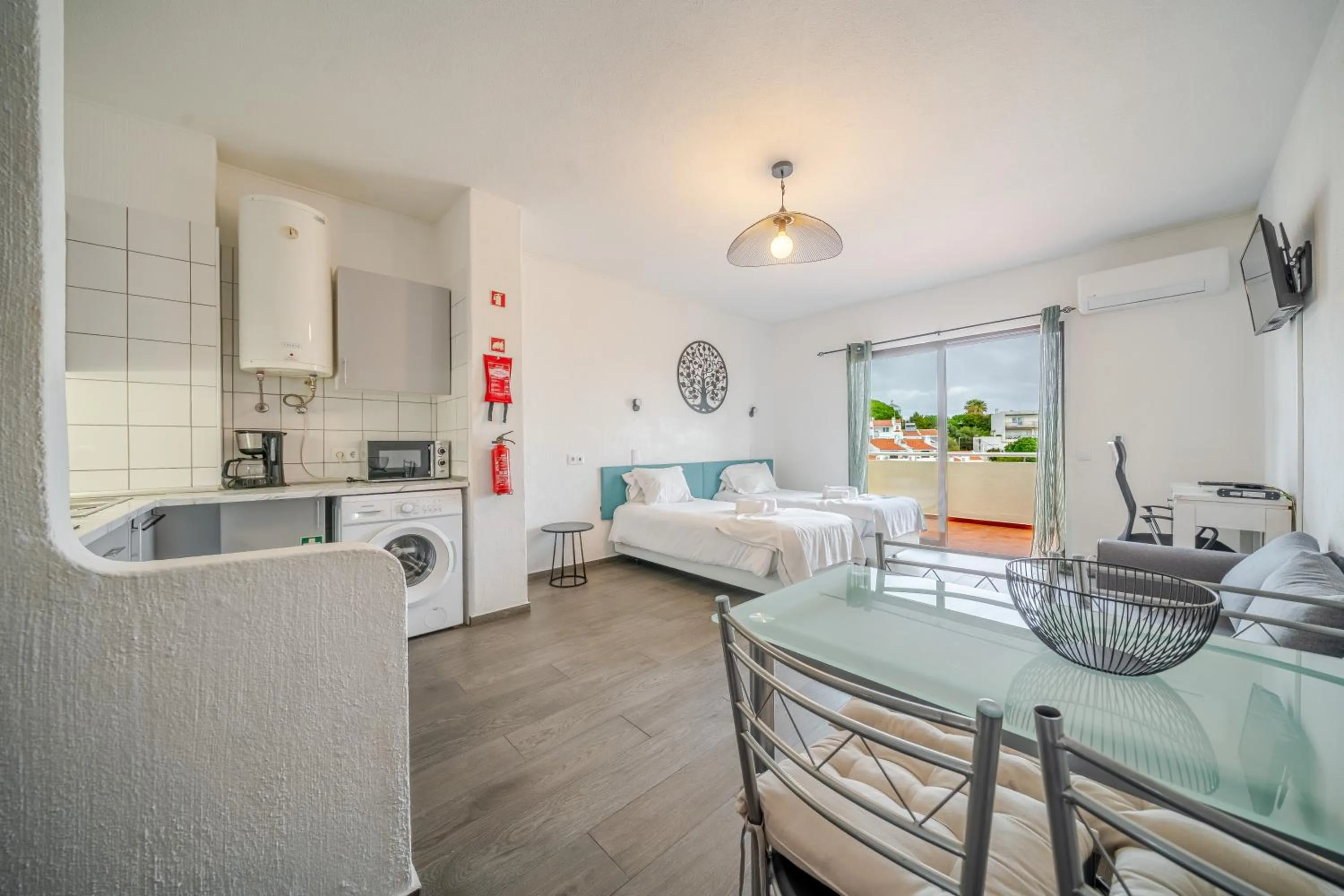 Photo of the whole room, Bed in Bellavista Jardim By BeGuest