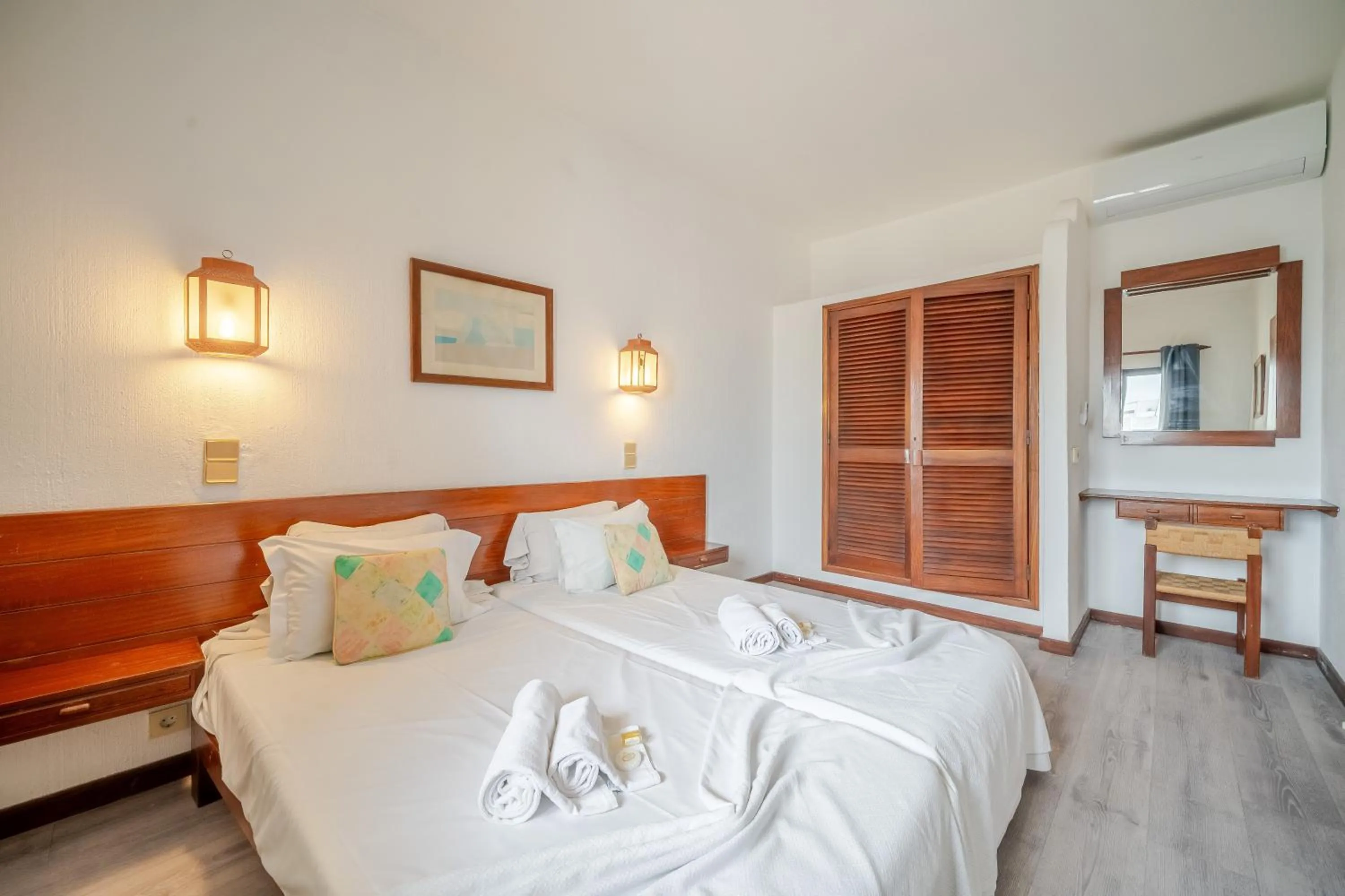 Bedroom, Bed in Bellavista Jardim By BeGuest