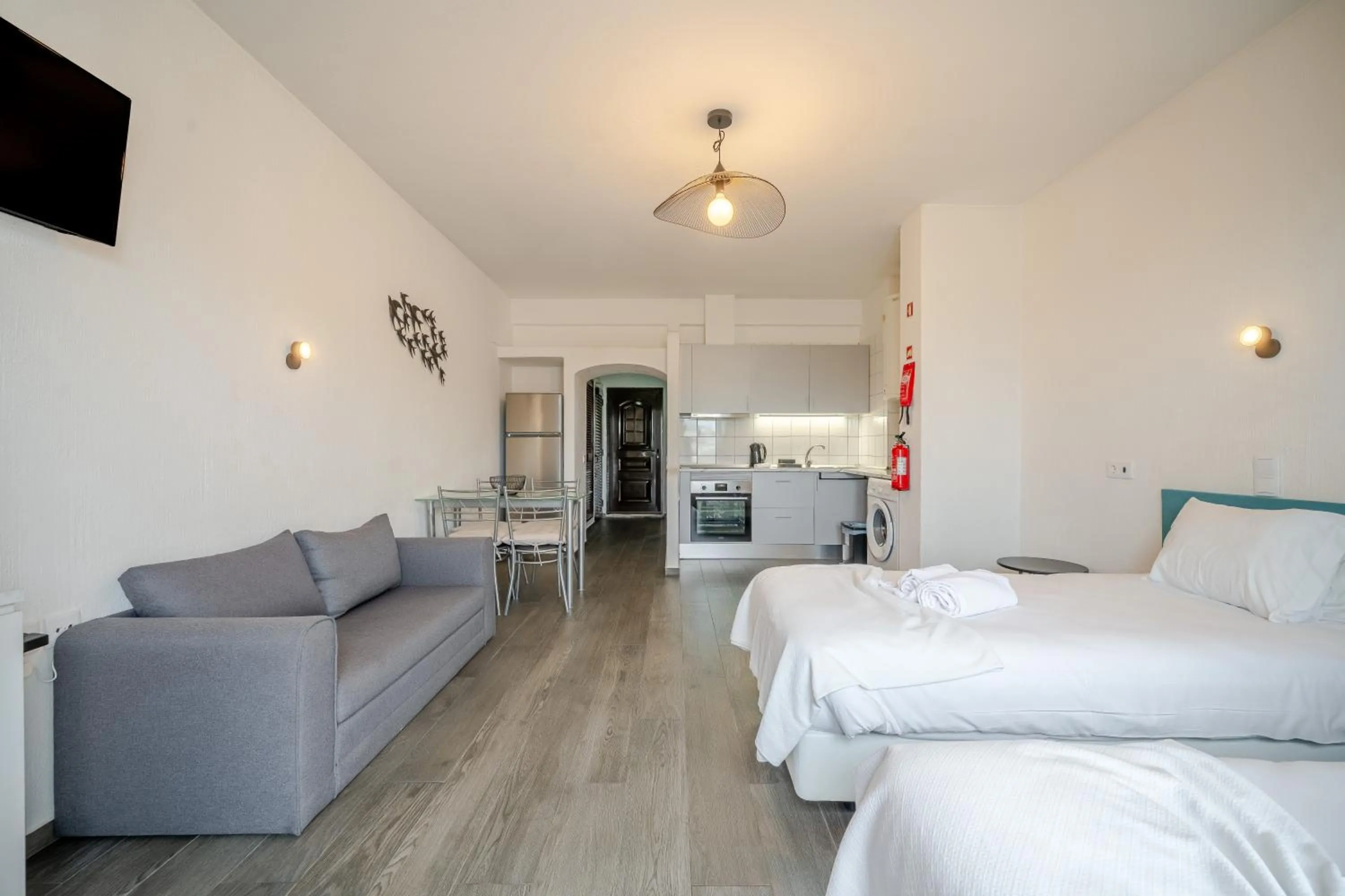 Bedroom, Bed in Bellavista Jardim By BeGuest