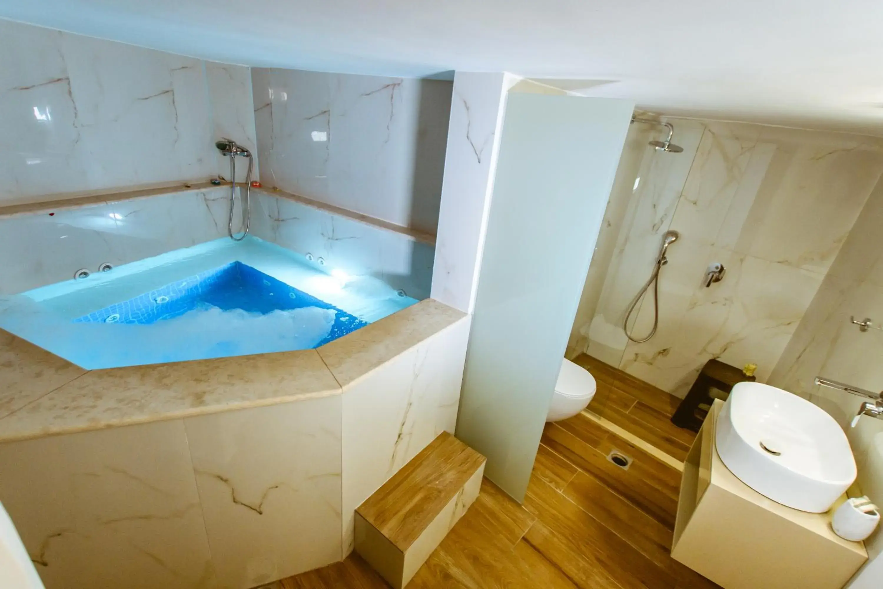 Two-Bedroom Suite with Spa Bath in Konmari Boutique Suites Two-Bedroom Suite with Spa Bath in Konmari Boutique Suites