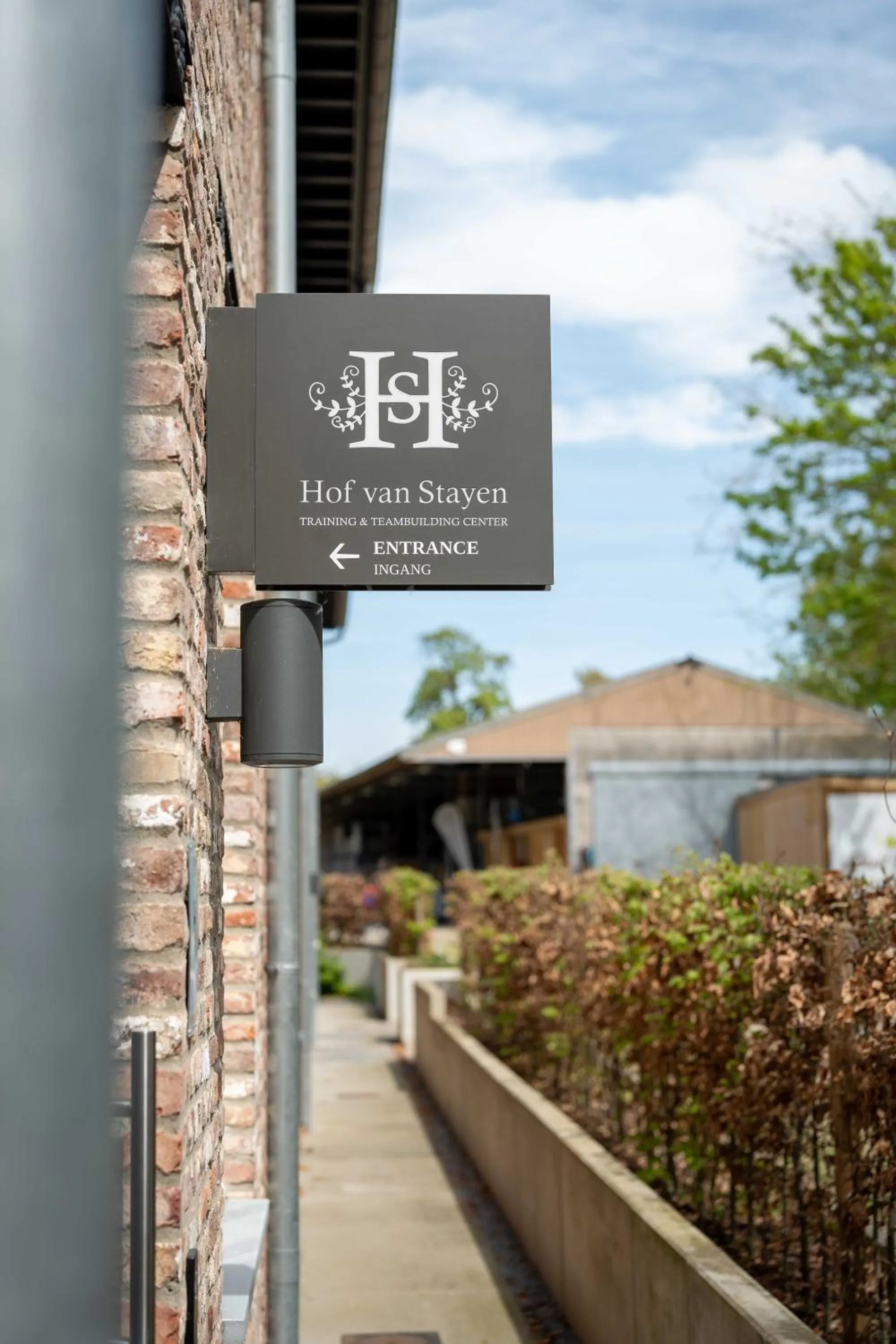 Property building in Hof van Stayen