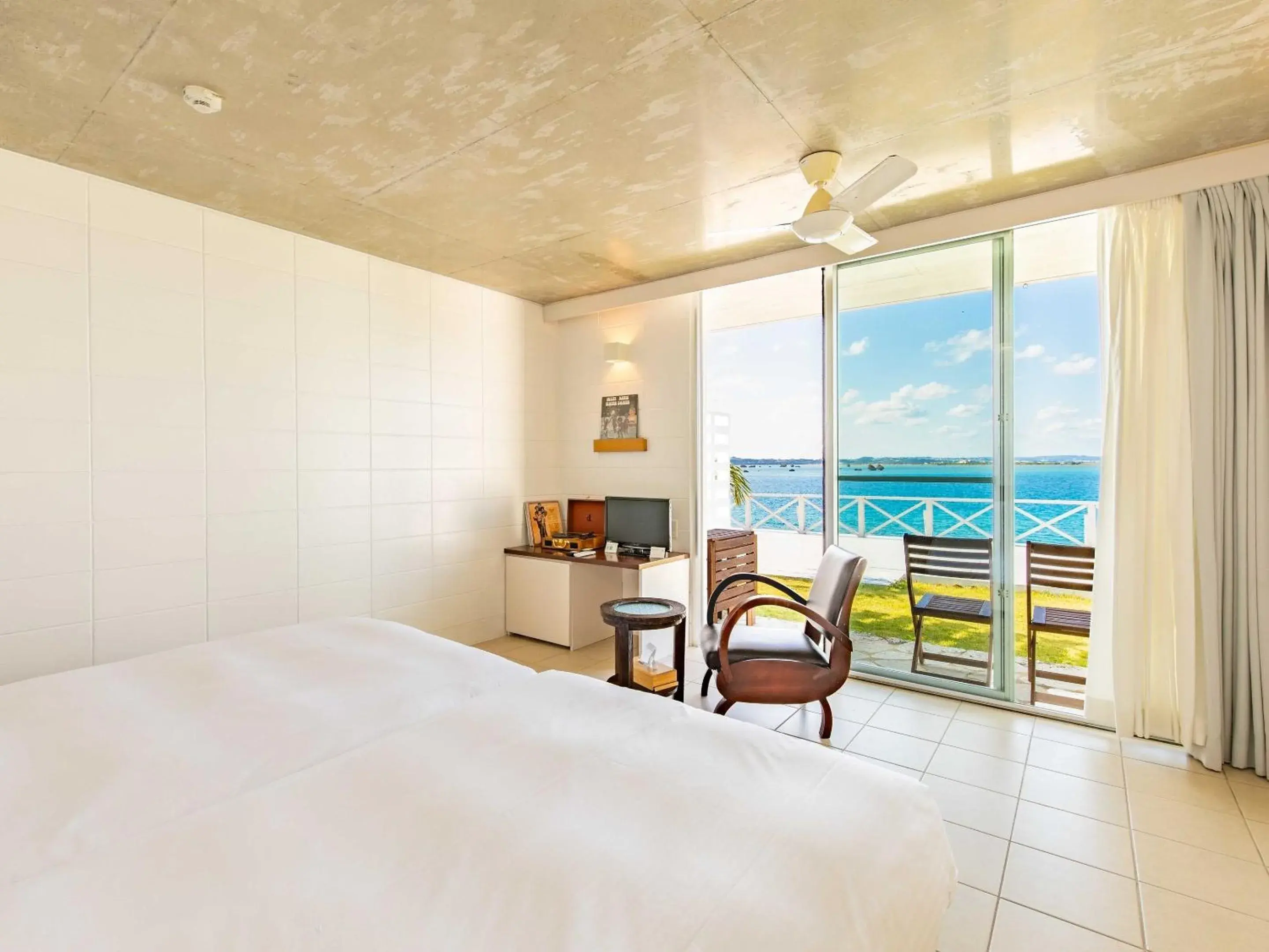 Standard Twin Room - single occupancy in 413 Hamahiga Hotel&Cafe Standard Twin Room - single occupancy in 413 Hamahiga Hotel&Cafe